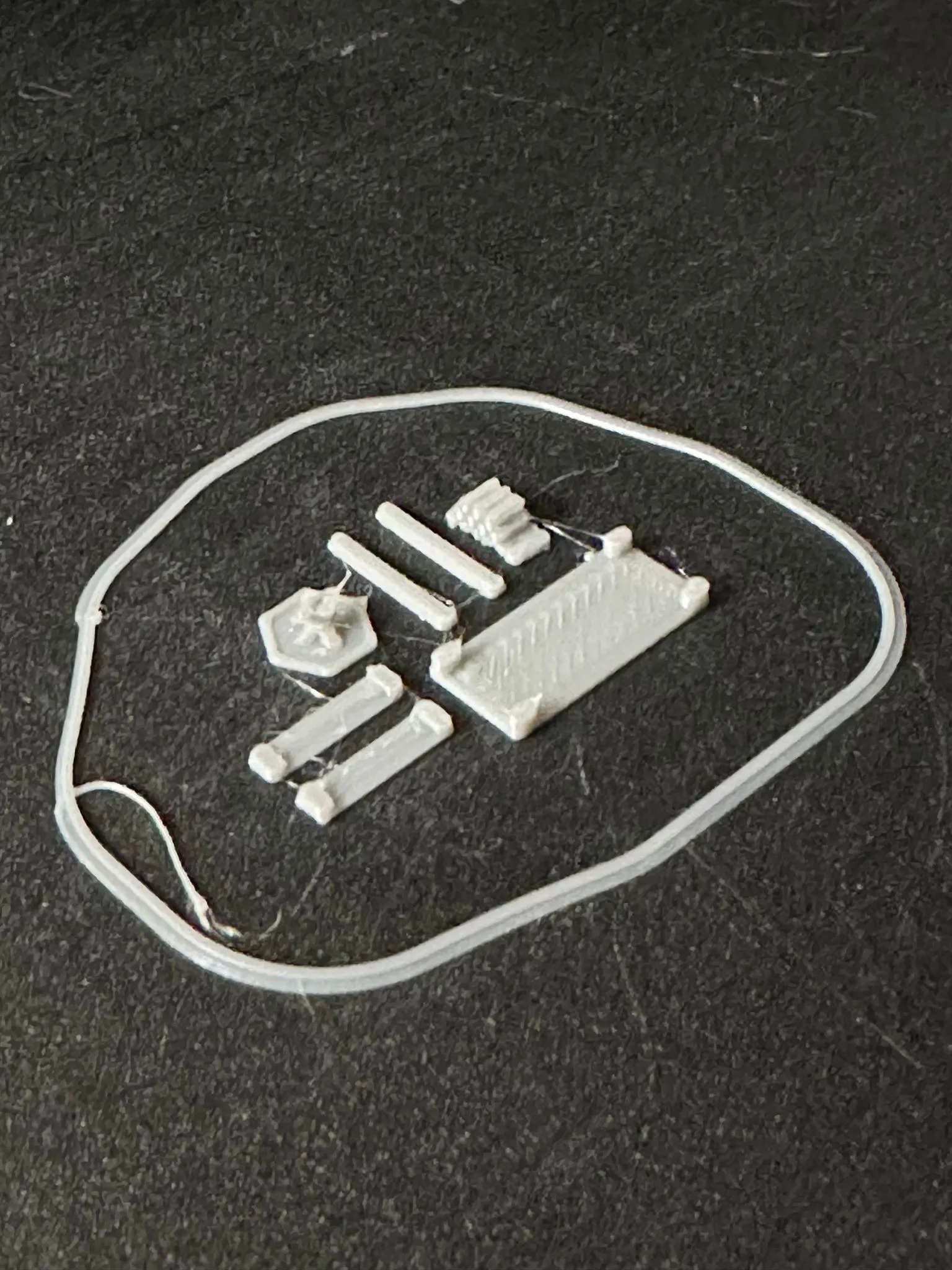 Phụ kiện ngoài trời quy mô N với bếp lửa và bàn picnic