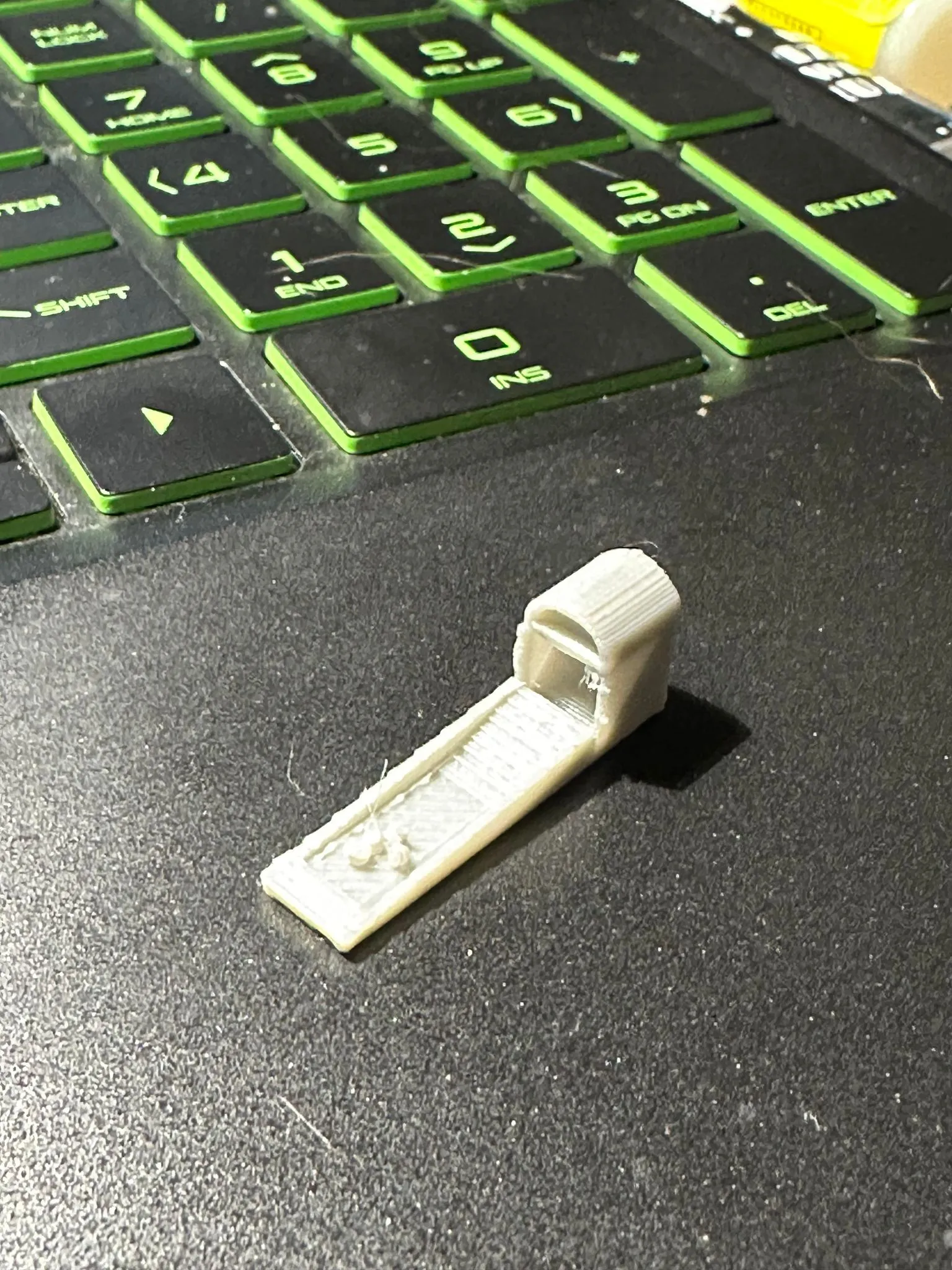 Skee-Ball tỉ lệ N với bóng cho mô hình đường sắt