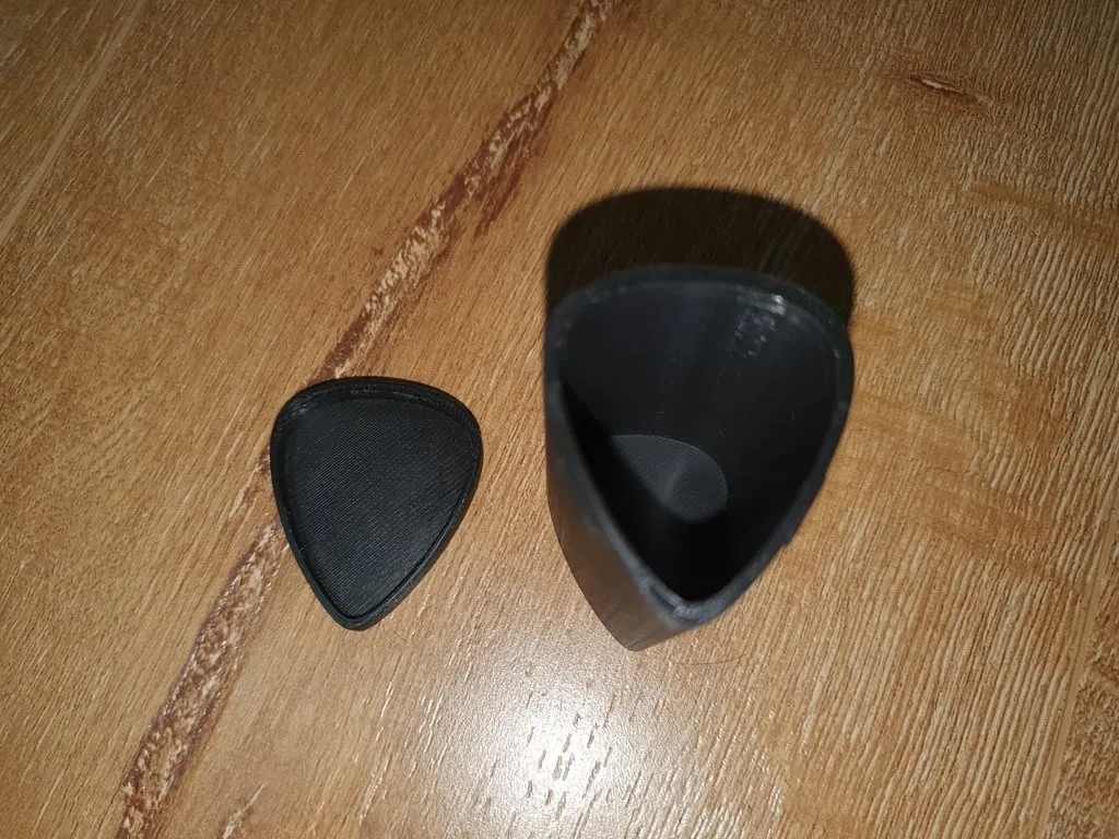 Giá đỡ cho đàn ghi-ta với khả năng chứa 50 chiếc pick