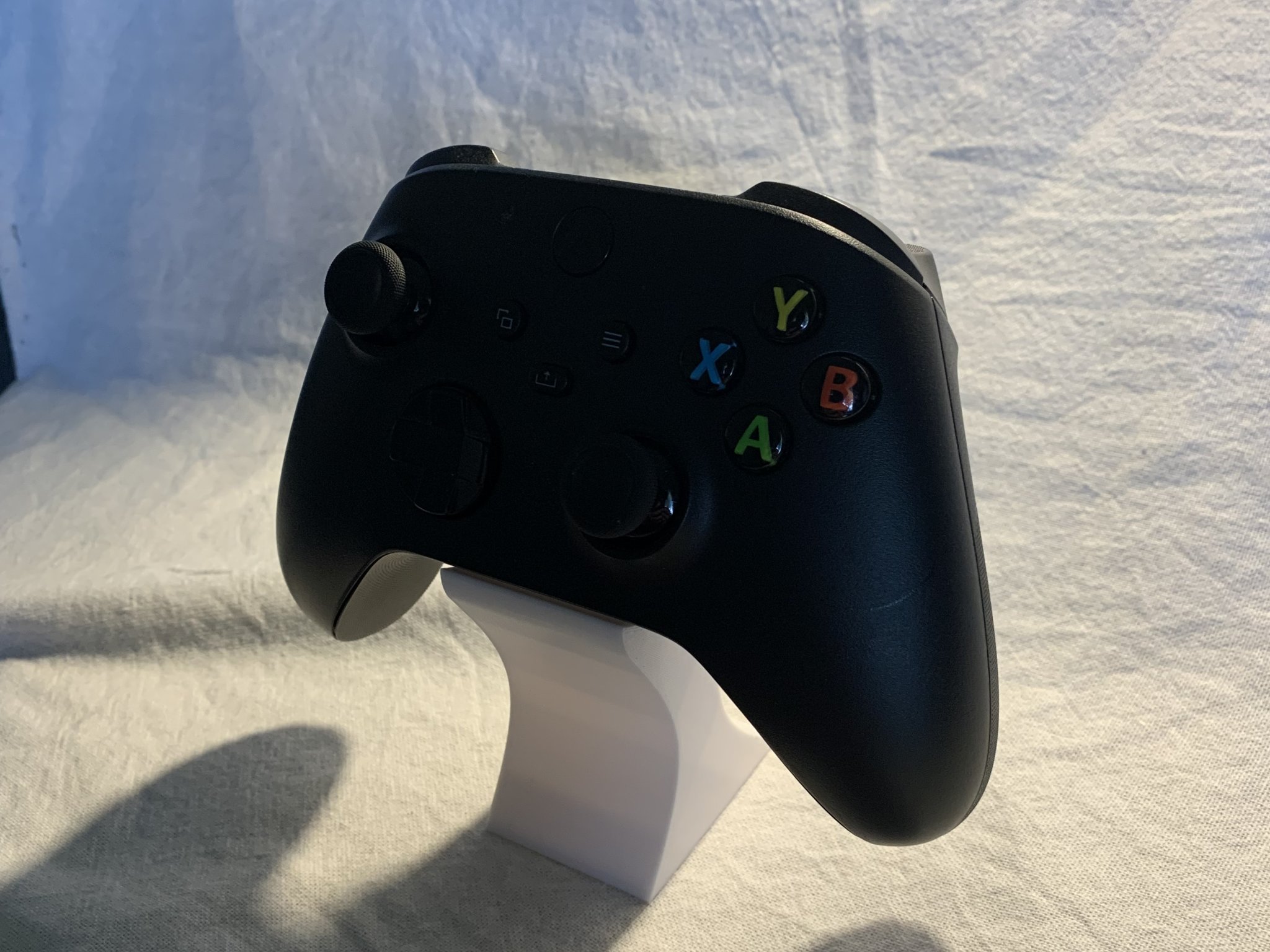 Giá đỡ tay cầm Xbox X mặc định