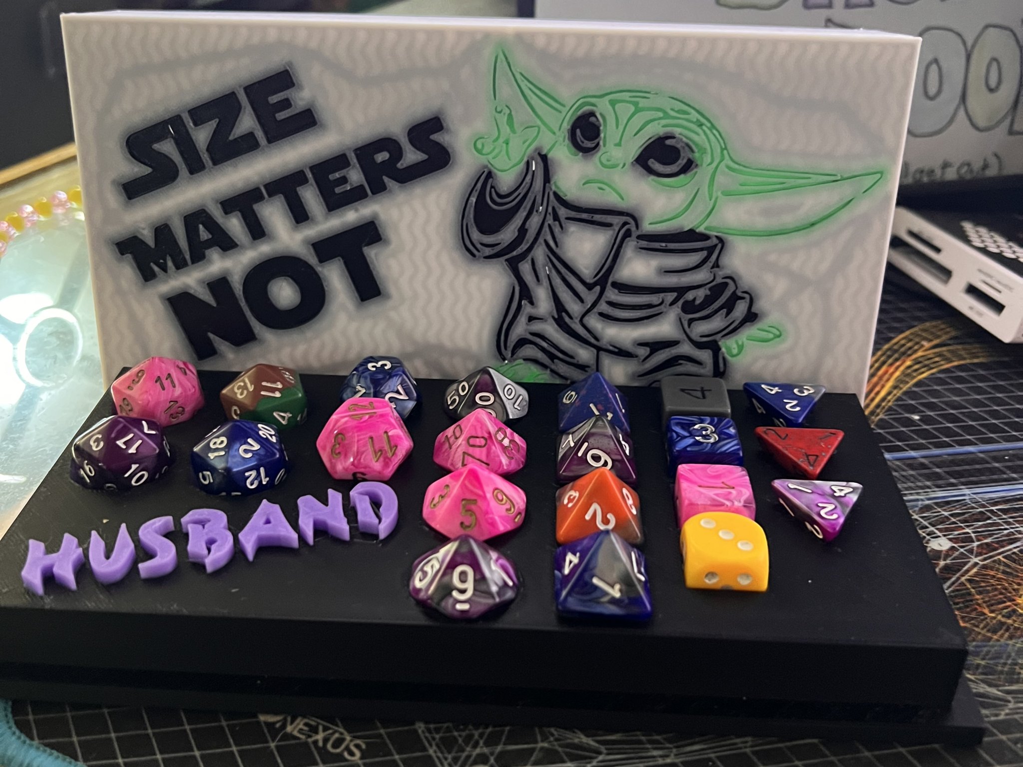 Hộp xúc xắc phong cách Star Wars cho trò chơi D&D