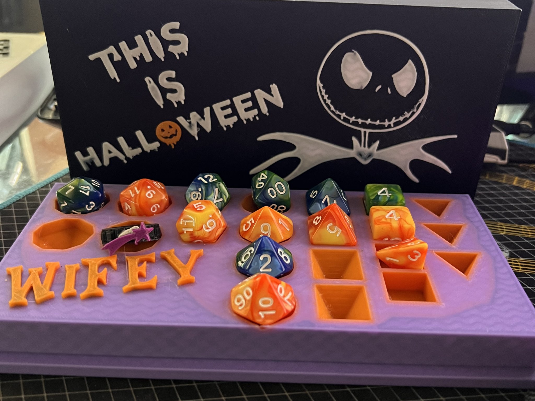 Hộp xúc xắc Jack Skellington phong cách Halloween