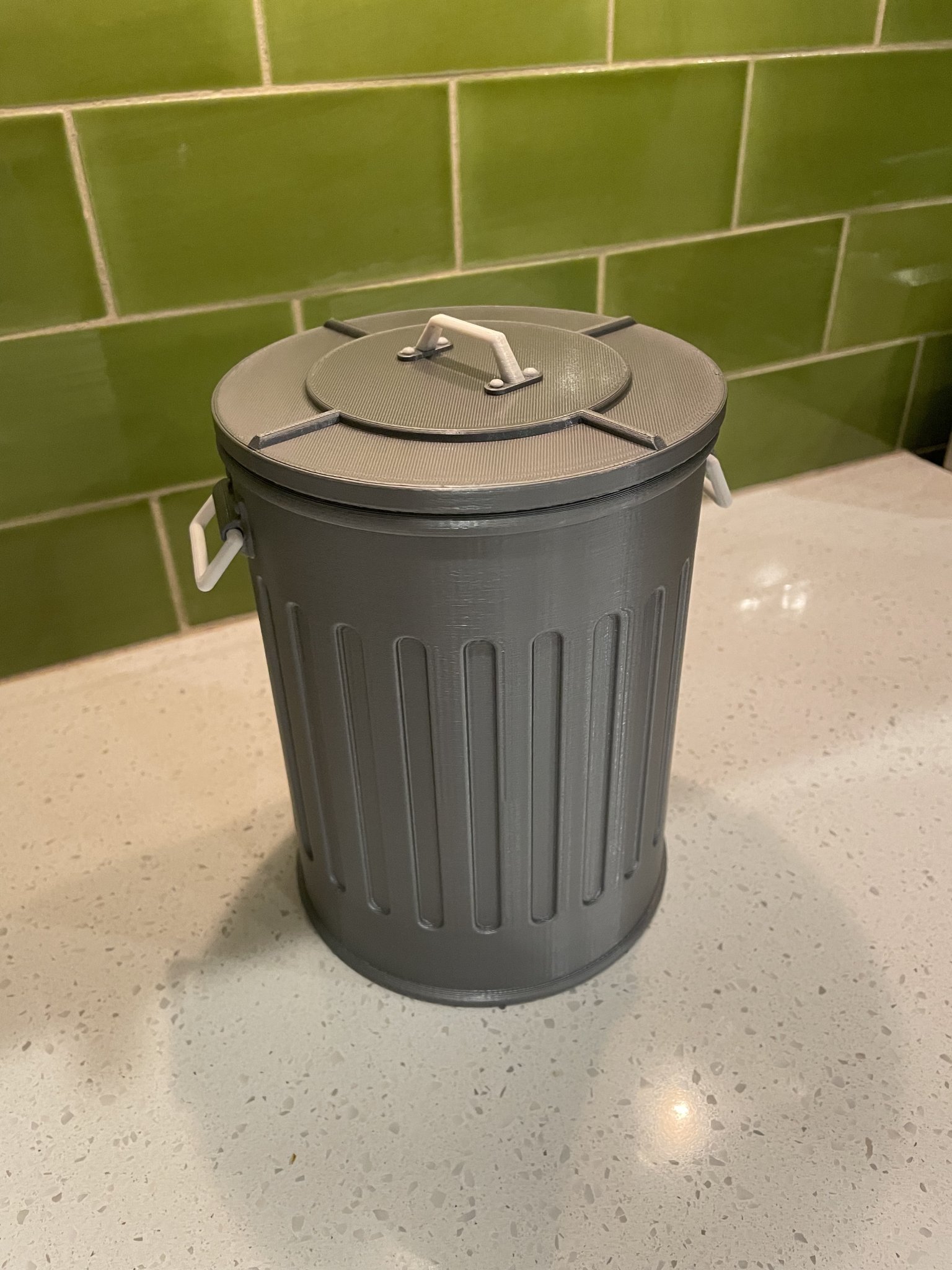 Nắp thùng rác - Mô hình đơn giản đã chỉnh sửa