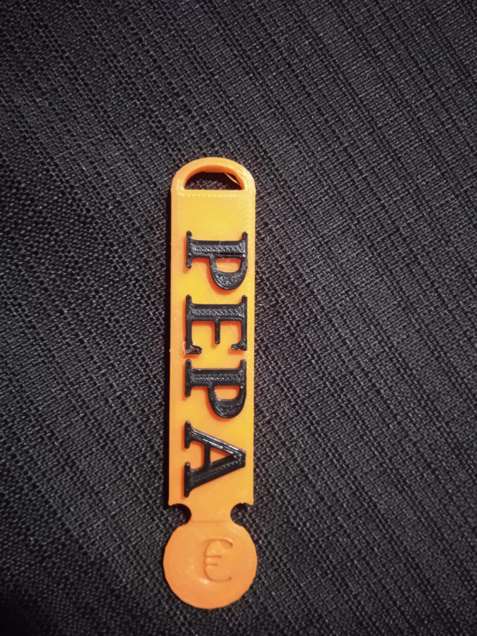 Móc khóa hình xe hơi Pepa in từ Tinkercad