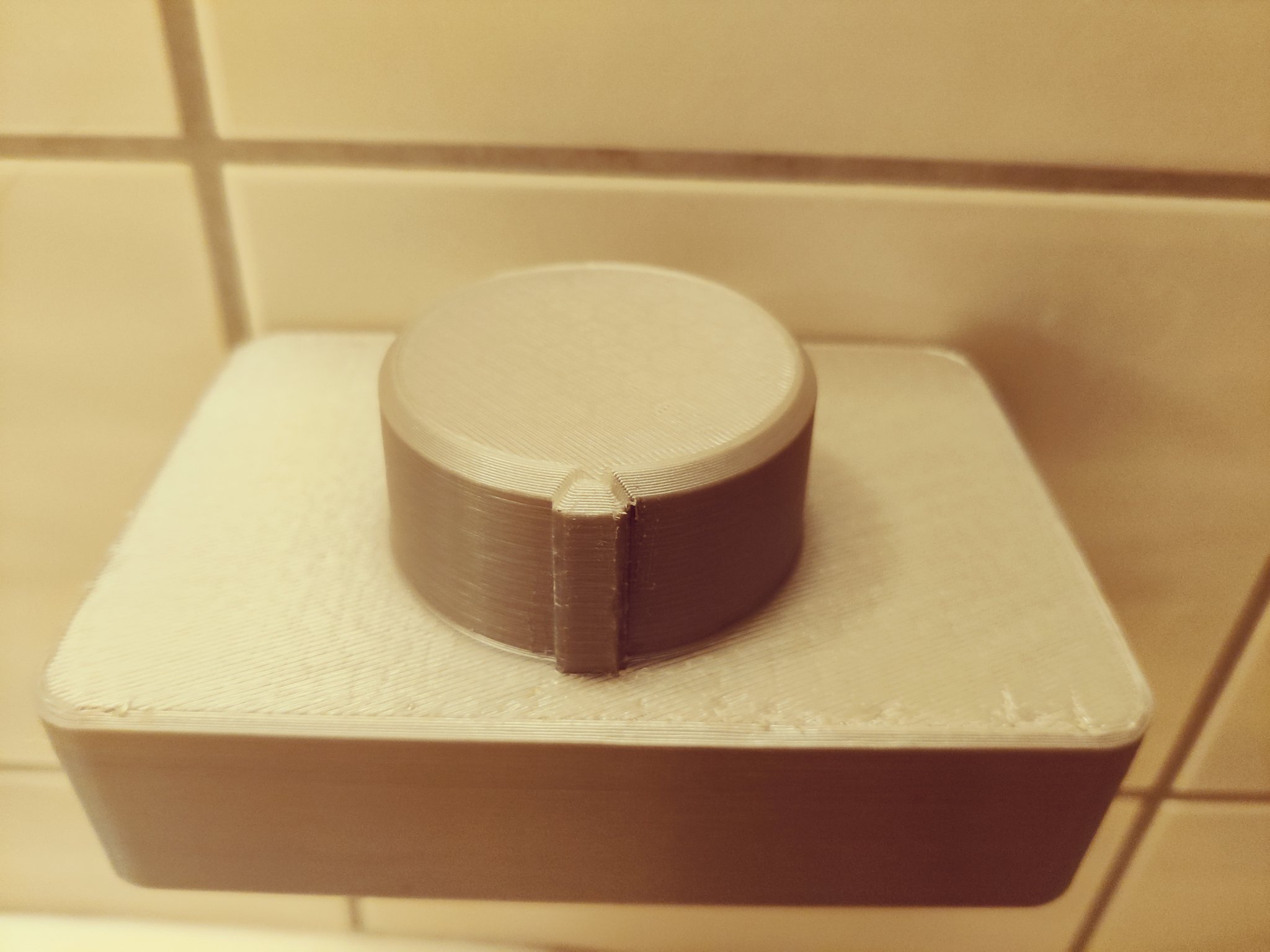 Đĩa xà phòng treo tường với lỗ thoát nước