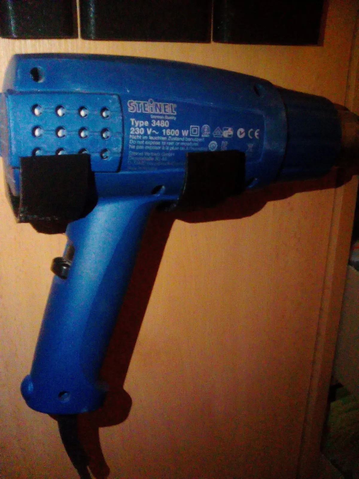 Giá đỡ horkovzdušné pistole treo tường