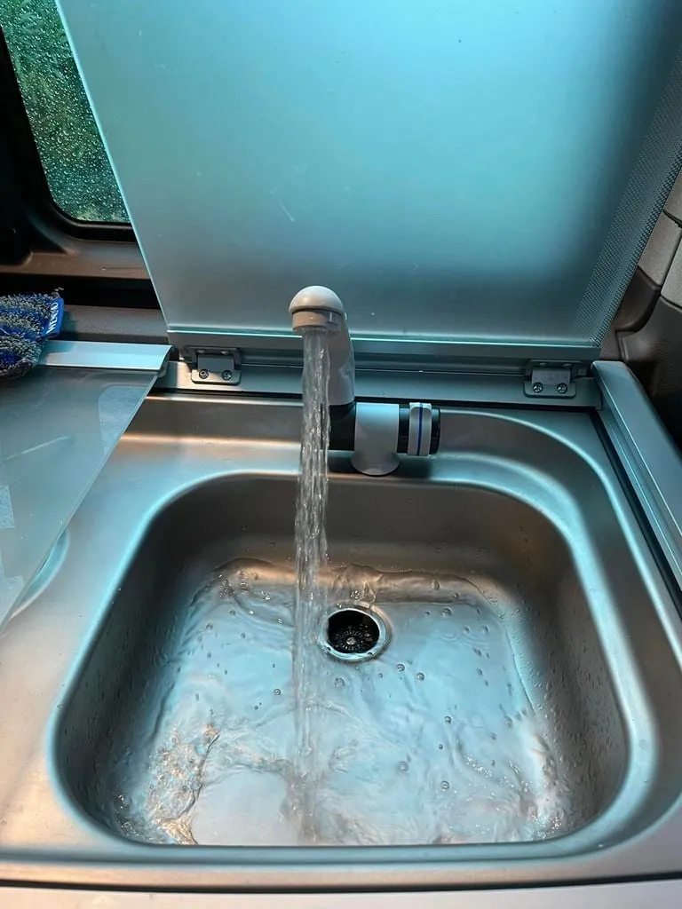 Bộ chuyển đổi cho vòi nước Barwig trên VW T6.1 California