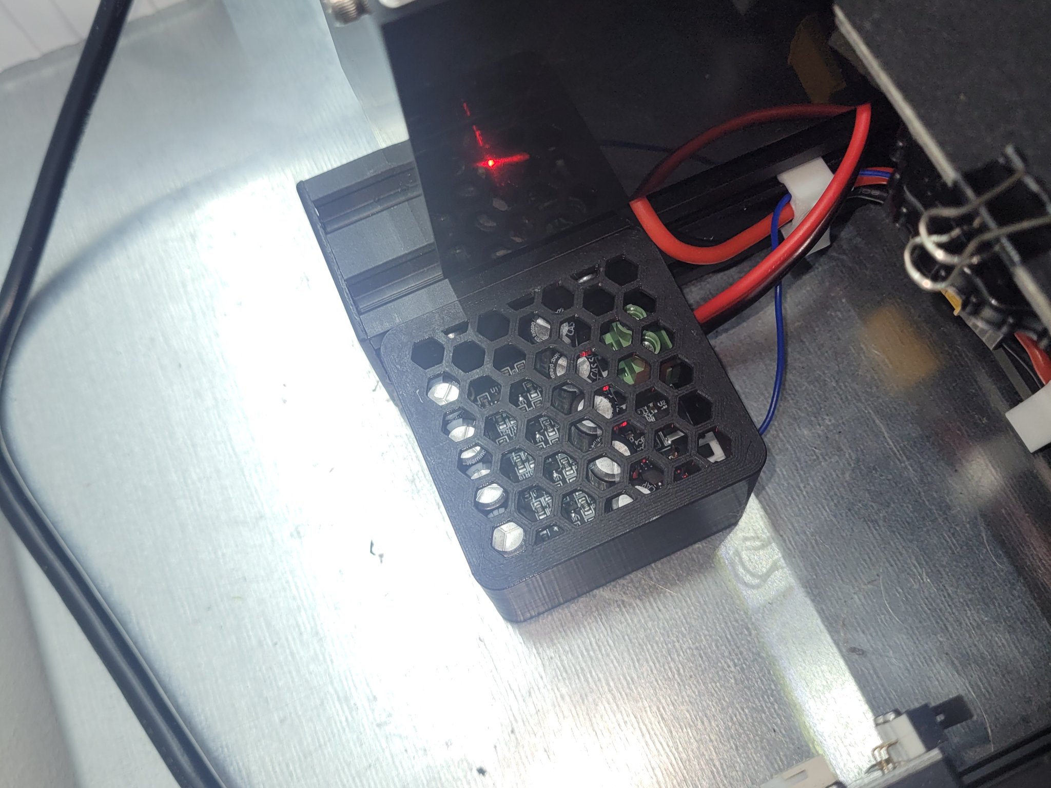 Vỏ bảo vệ BTT UPS 24V cho khung v-slot 40x40