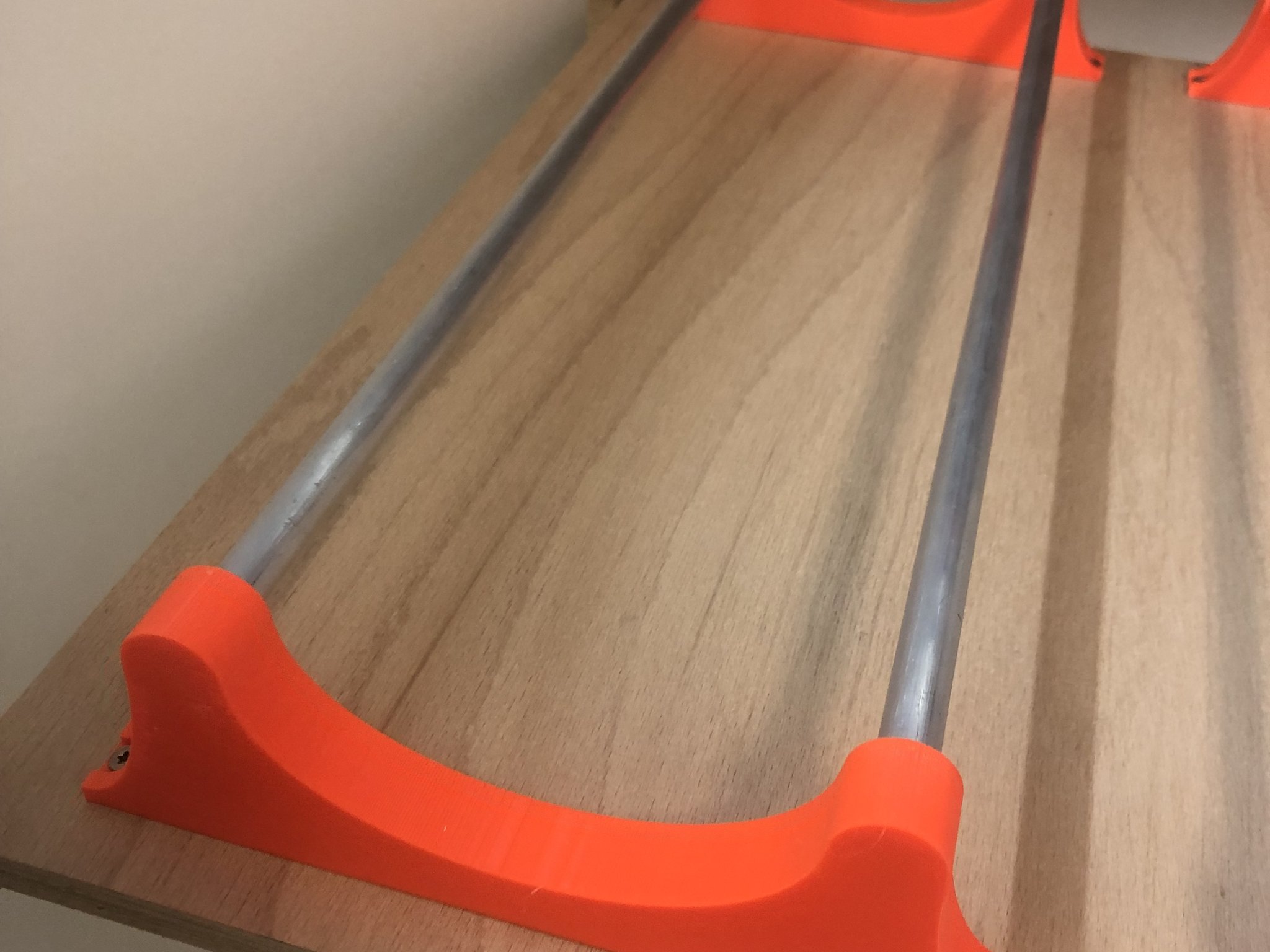 Giá đỡ cuộn filament với thanh trượt telescopic