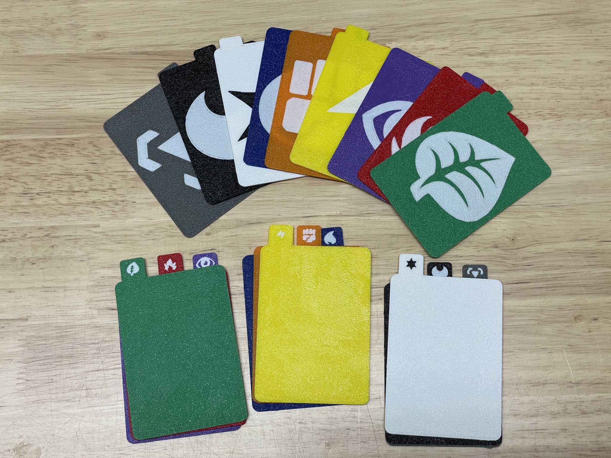 Giá đỡ thẻ Pokemon TCG nhiều màu sắc