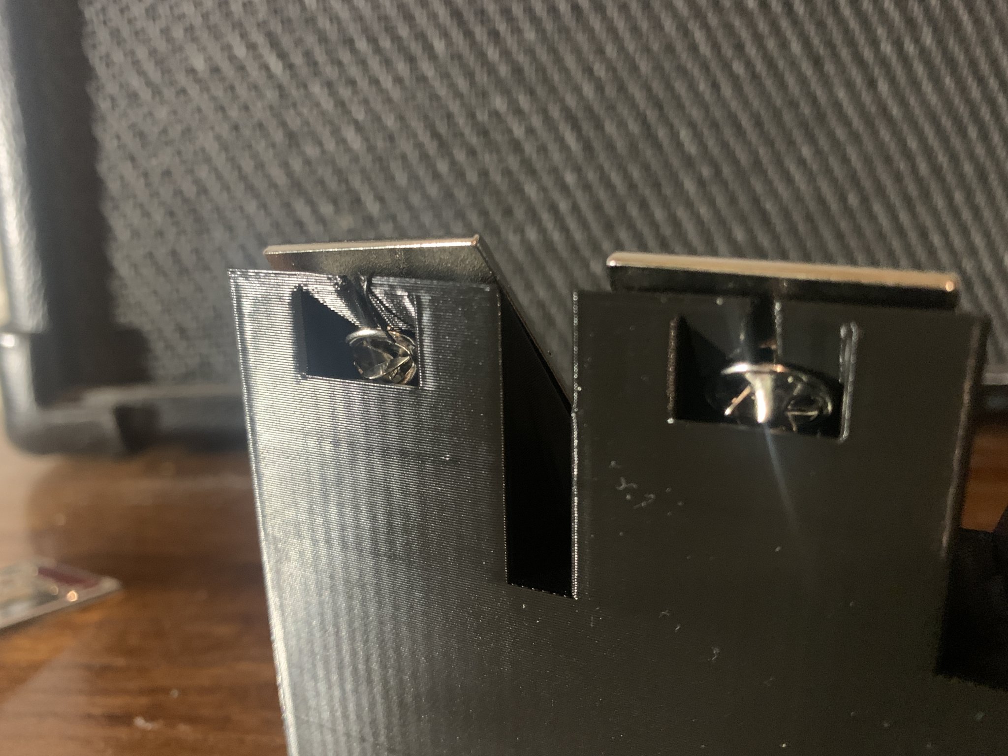 Giá đỡ bộ pin Super Box 2023 Topps Series 1