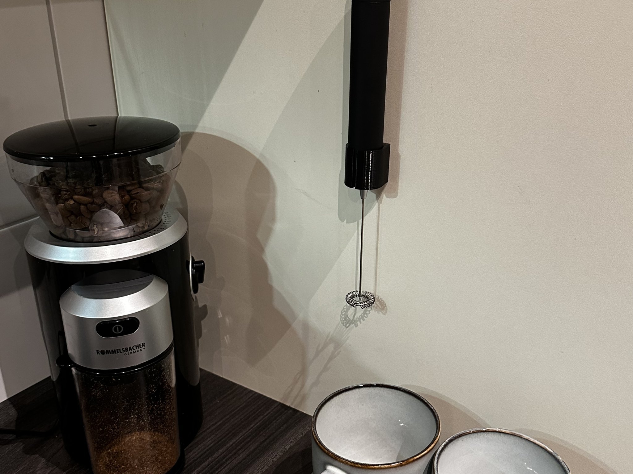 Giá đỡ treo tường cho máy đánh sữa Ideenwelt