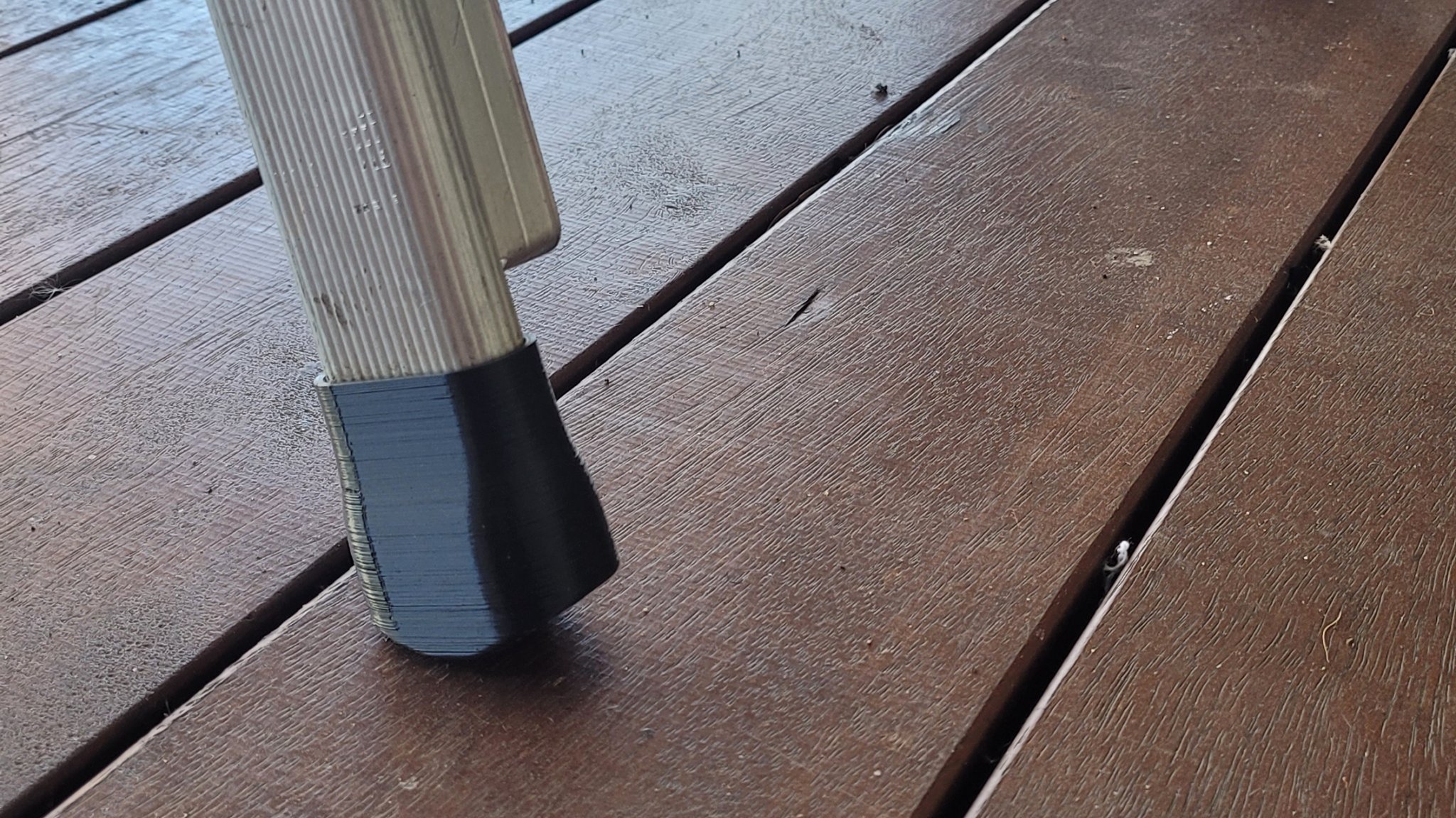 Chân thay thế cho thang gấp