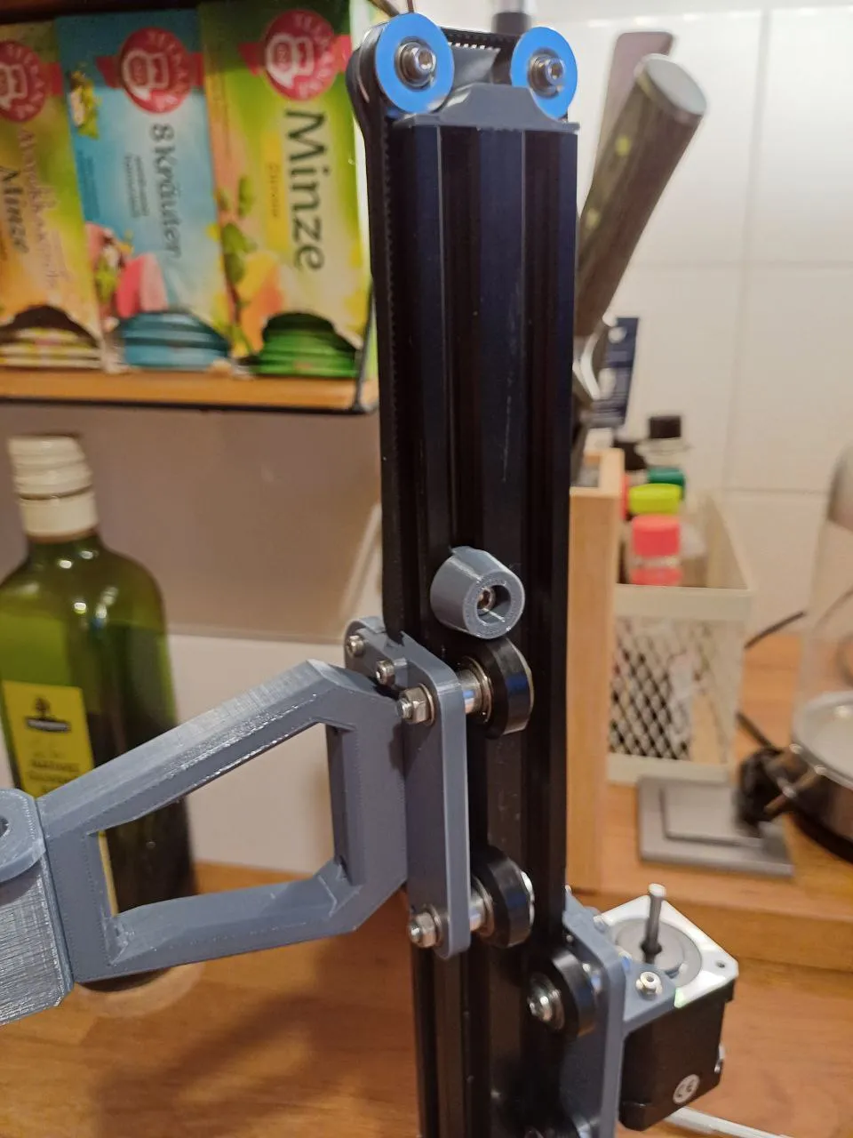 Bộ chặn cho bộ chèn ren trong quá trình ép nhiệt