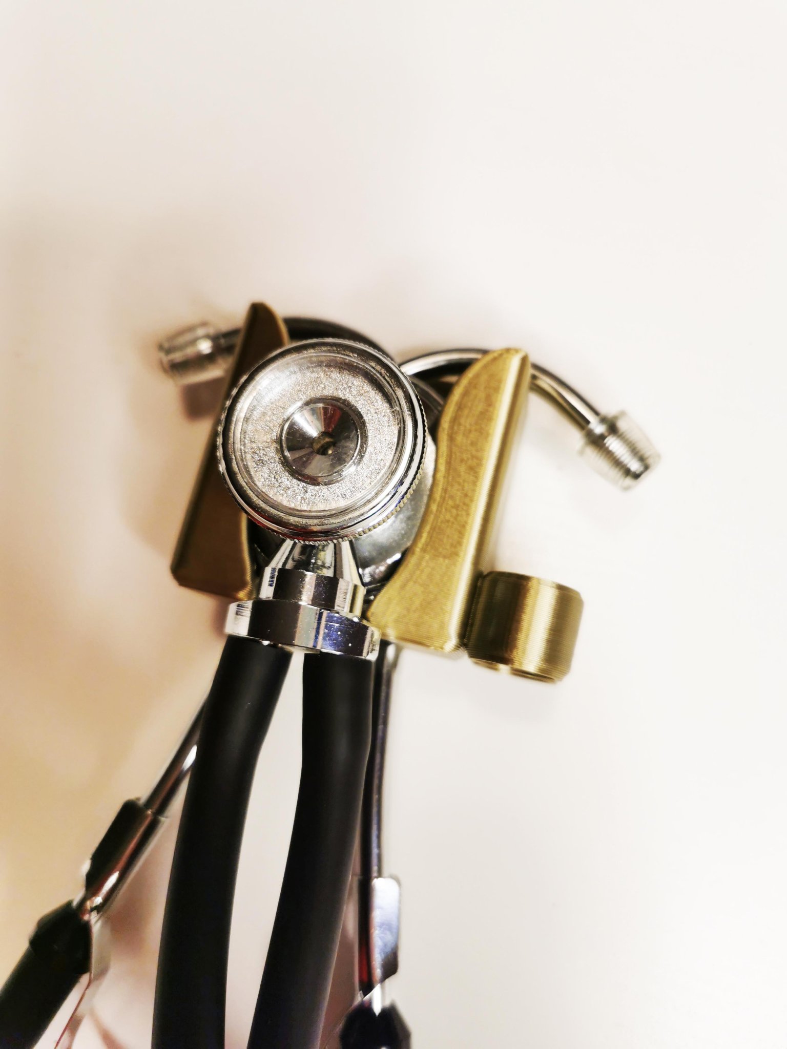 Giá đỡ ống nghe cho bác sĩ và y tá