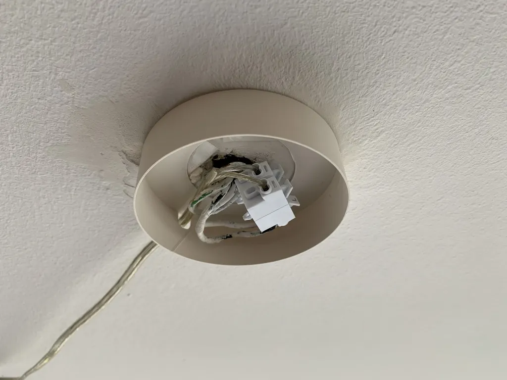 Bộ che dây điện cho trần nhà