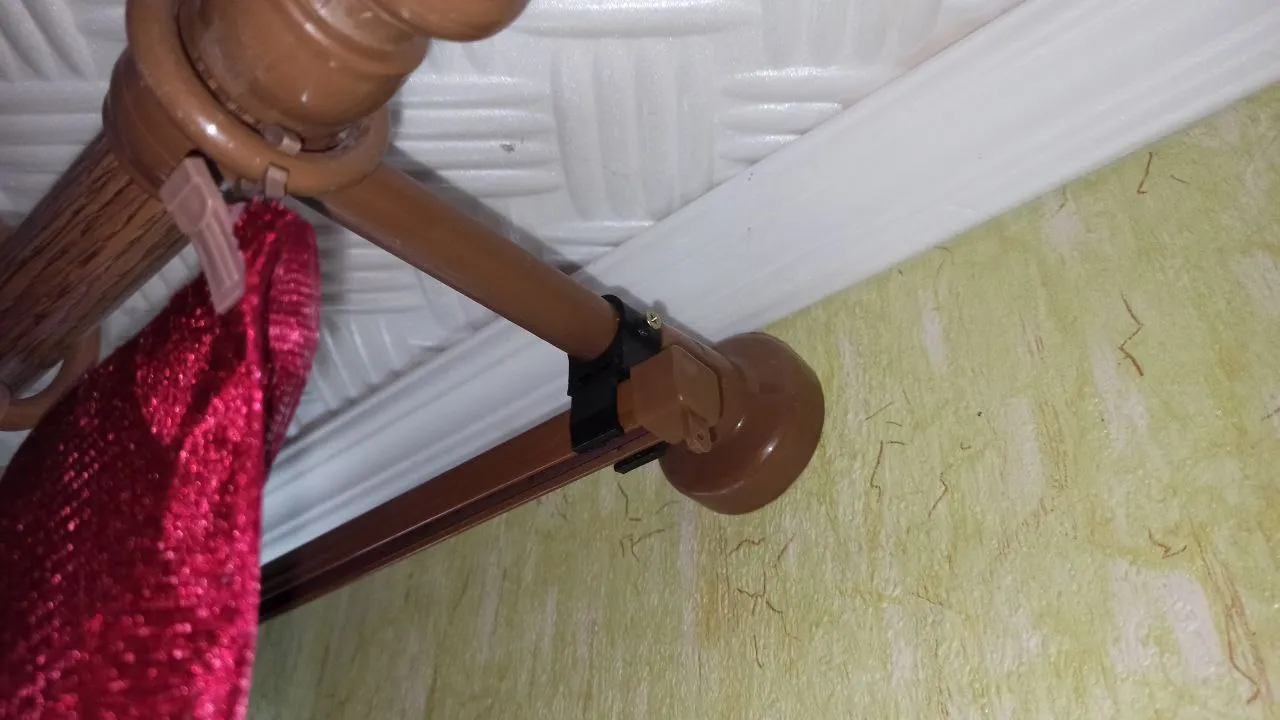 Giá đỡ rèm cho profile kim loại