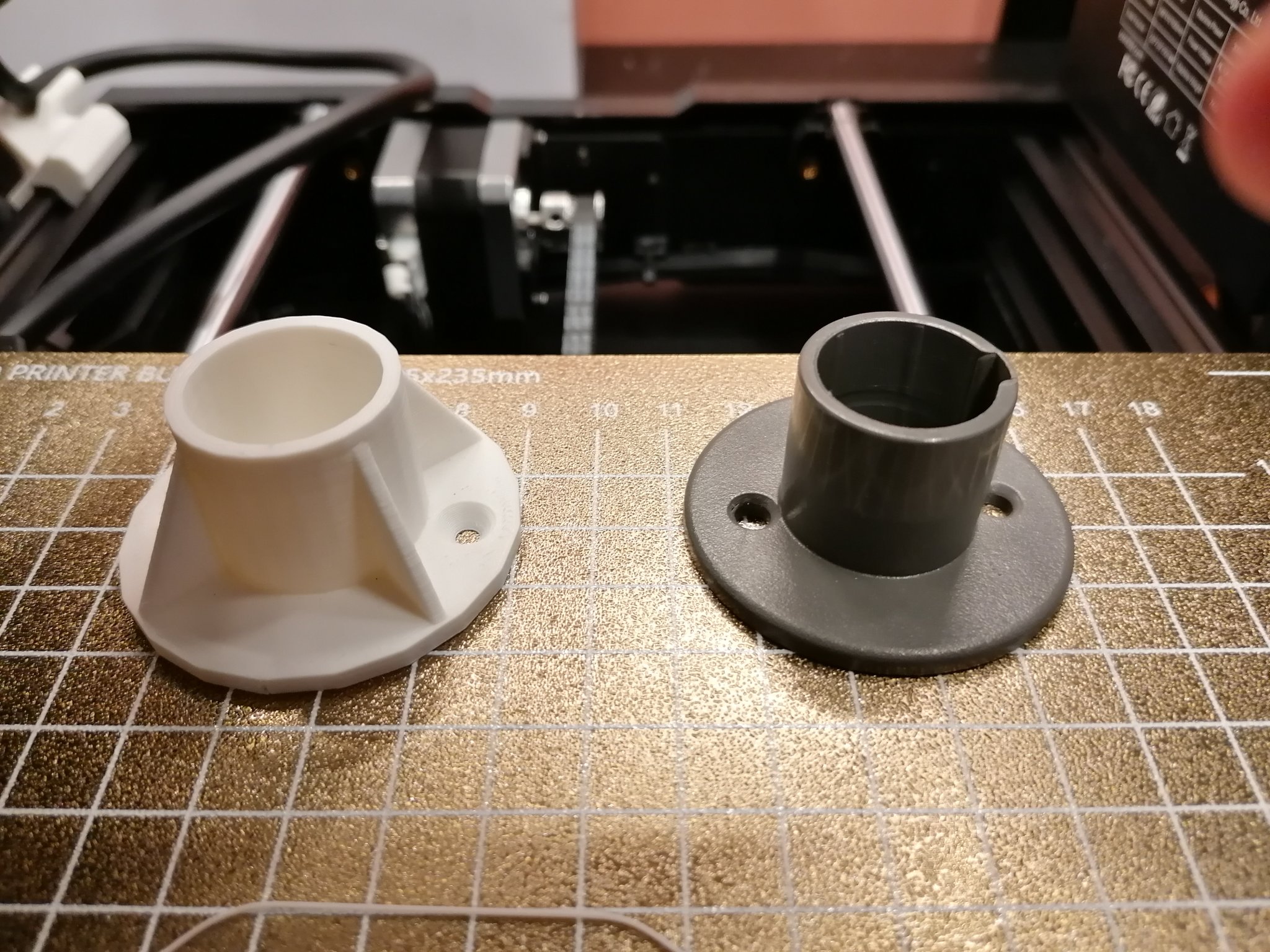 Giá đỡ gắn cột cho kệ xoay trong bếp