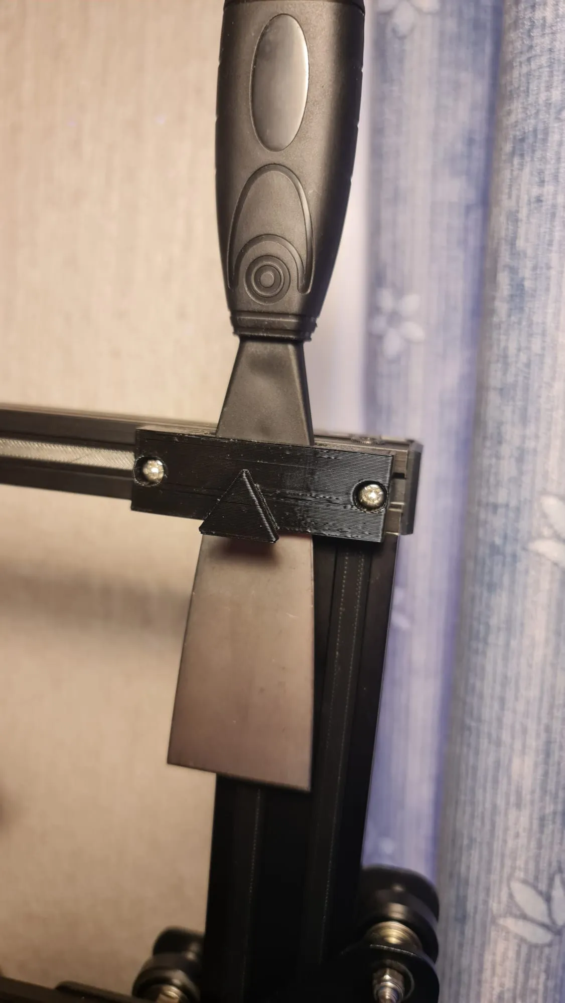 Giá đỡ cho espátula và kéo cắt dễ dàng lắp đặt