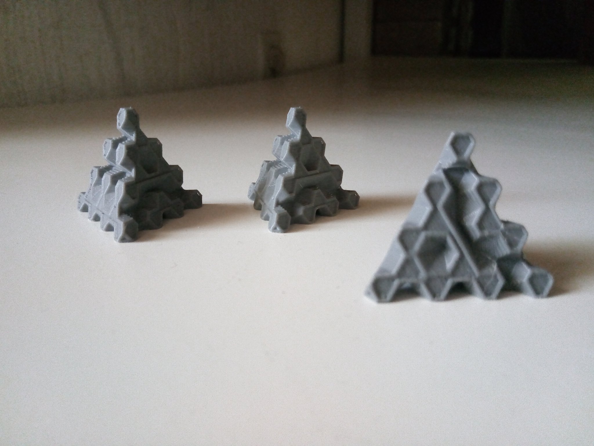 Dấu hiệu tam giác cho quét 3D với khả năng theo dõi tốt