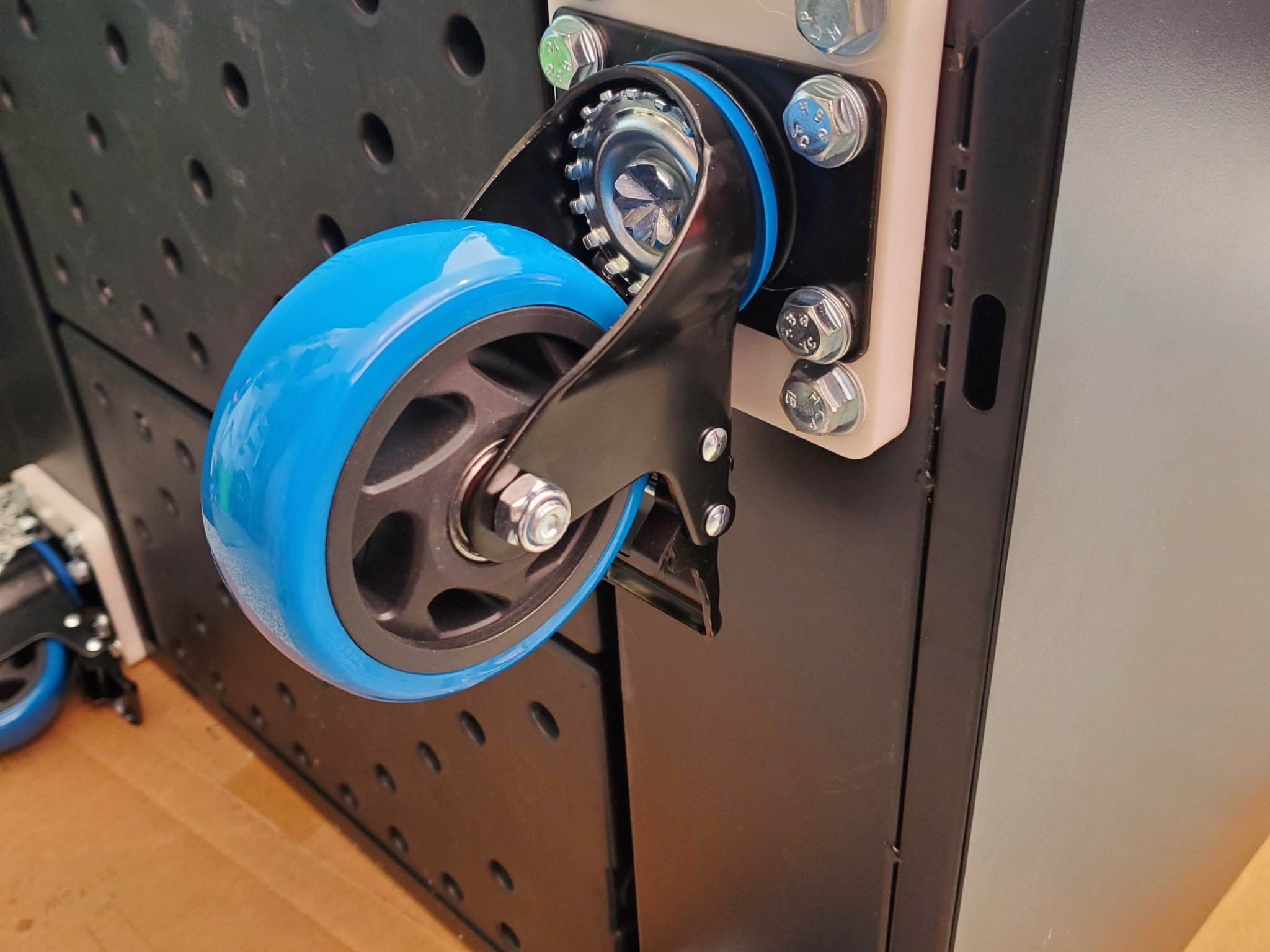 Bộ chuyển đổi bánh xe đẩy cho tủ Husky HD