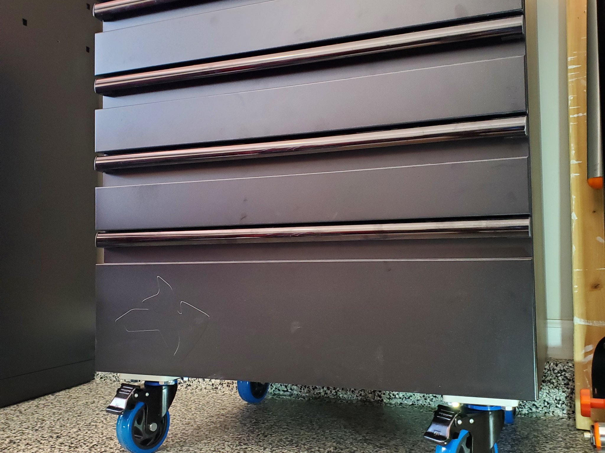 Bộ chuyển đổi bánh xe đẩy cho tủ Husky HD