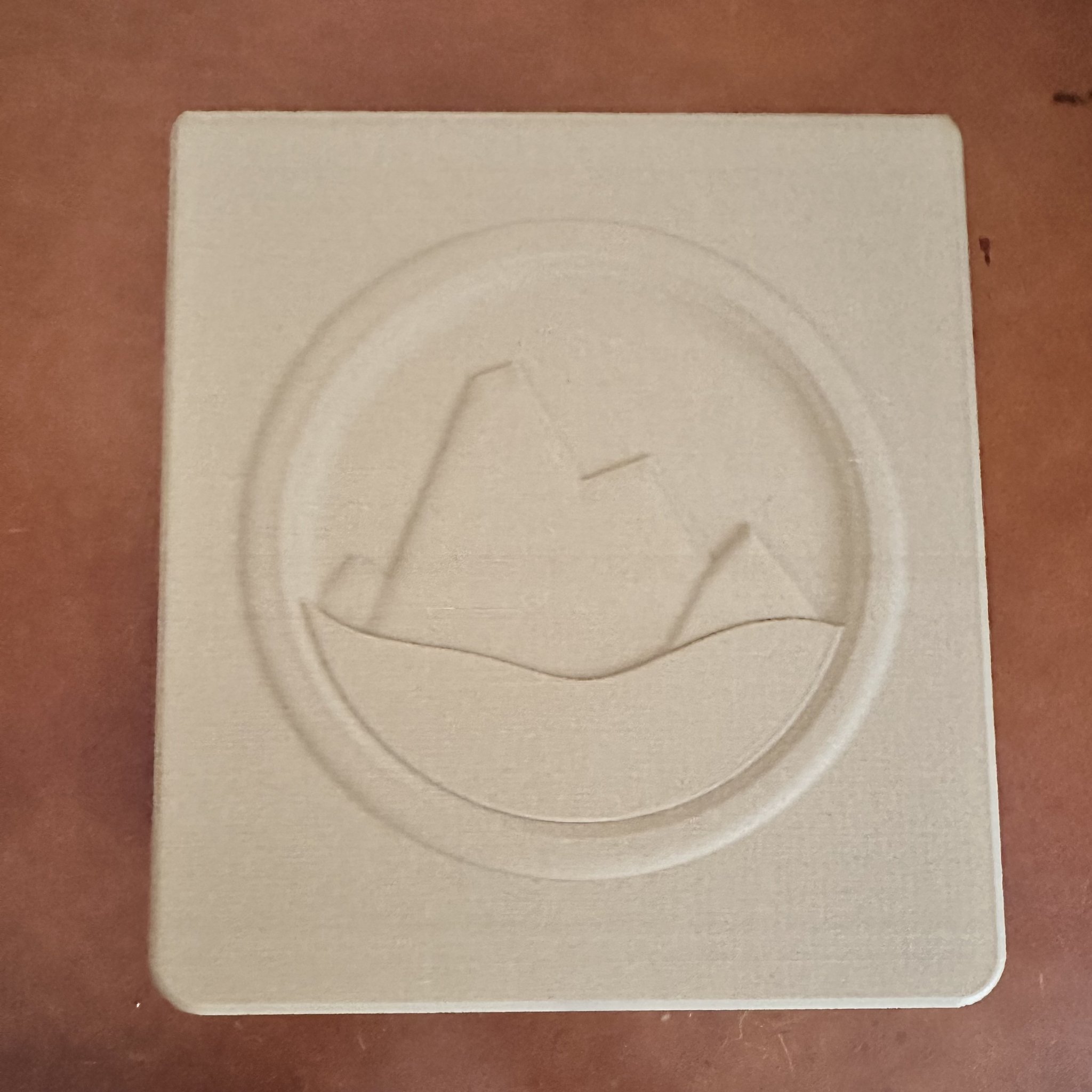 Hộp có nắp trượt in sẵn với họa tiết núi