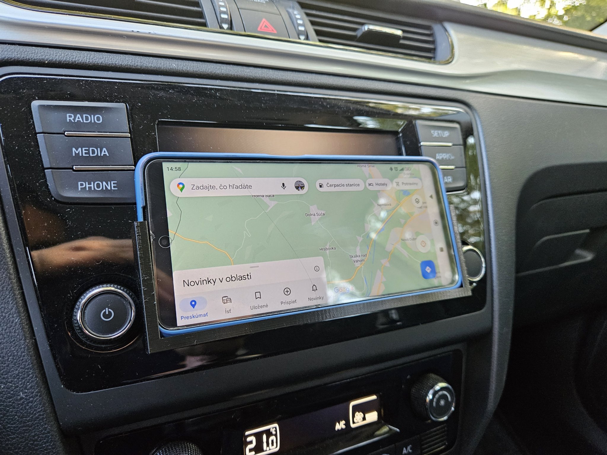 Giá đỡ điện thoại thẻ SD cho Škoda Rapid