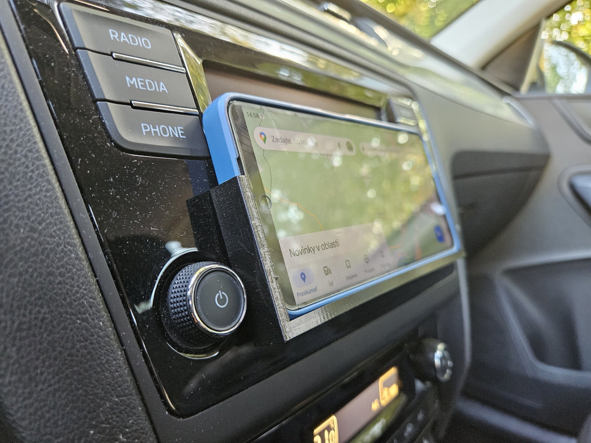 Giá đỡ điện thoại thẻ SD cho Škoda Rapid