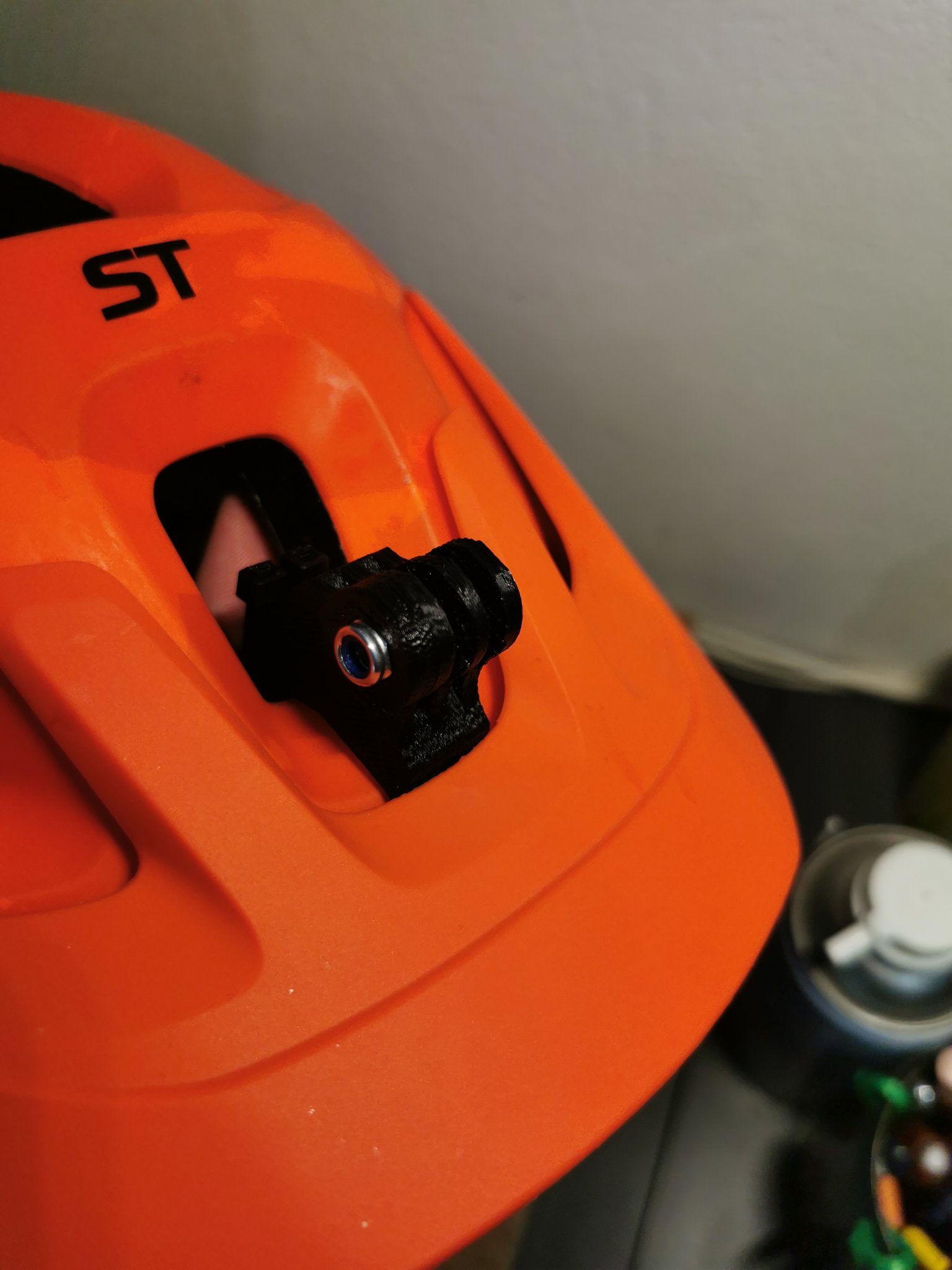 Giá đỡ camera GoPro cho mũ bảo hiểm Rockrider của Decathlon