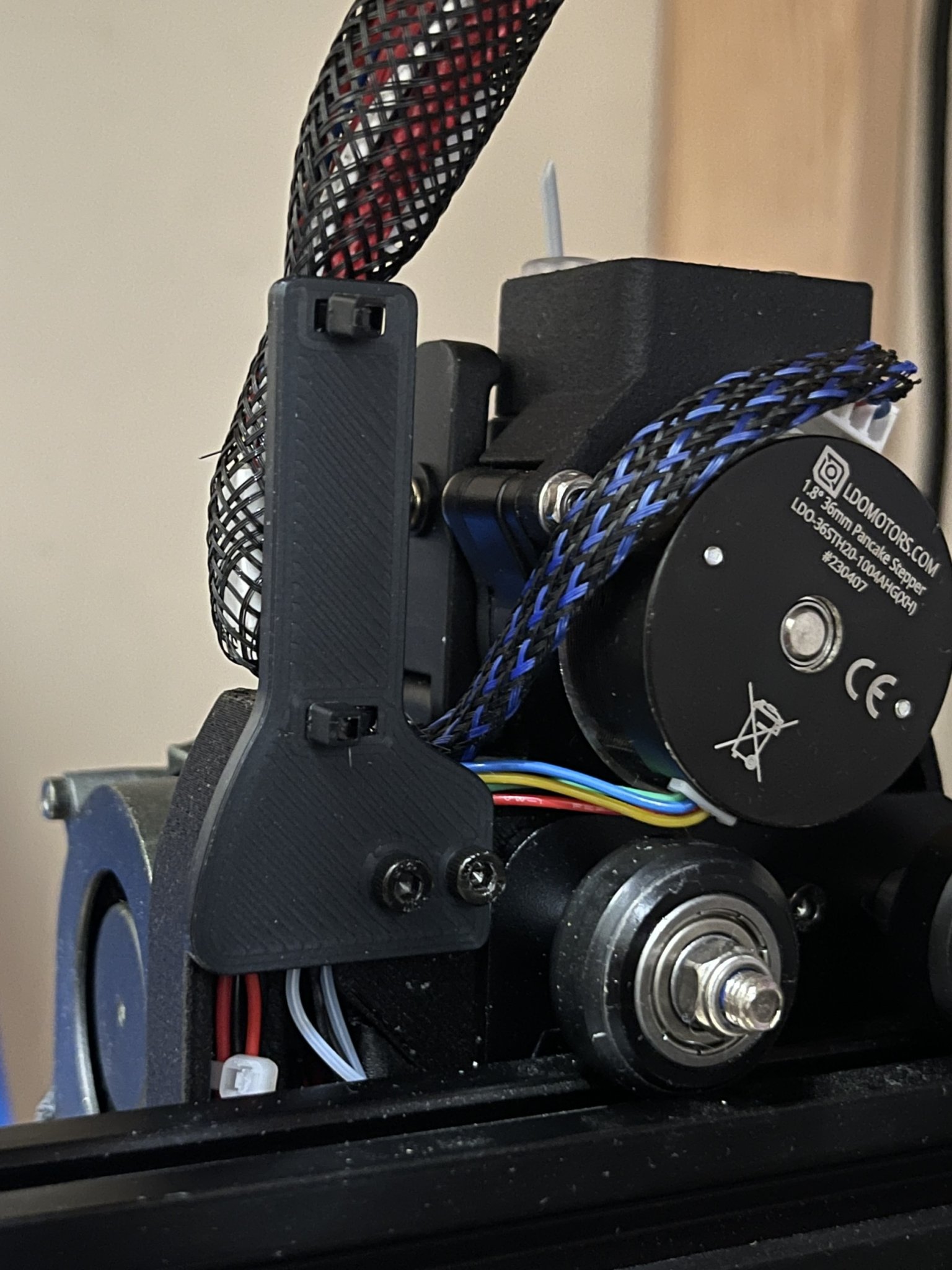 Giá đỡ dây cho đầu nóng Apollo Lander của Squirrelf3d