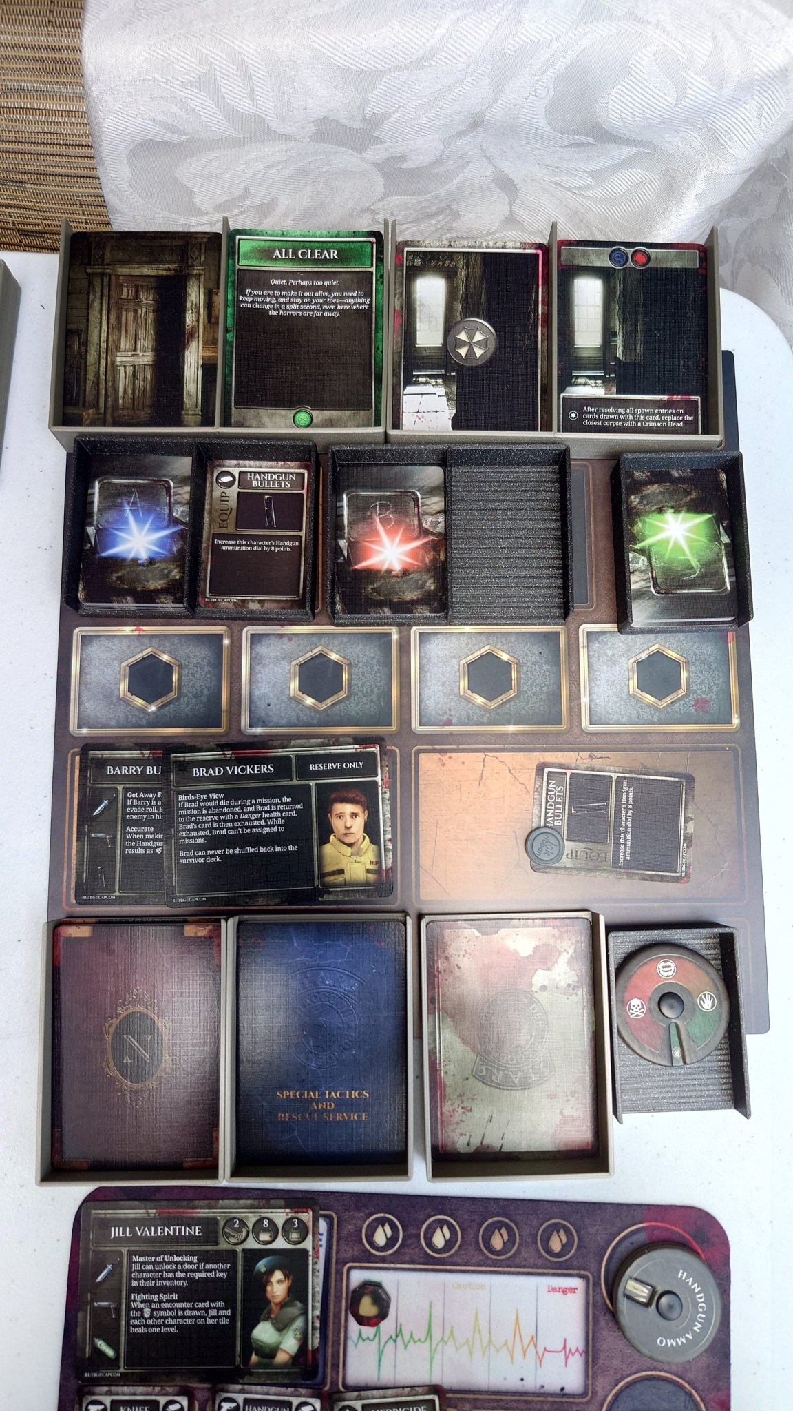 Giá đỡ và tổ chức thẻ chơi cho Bardsung và Resident Evil