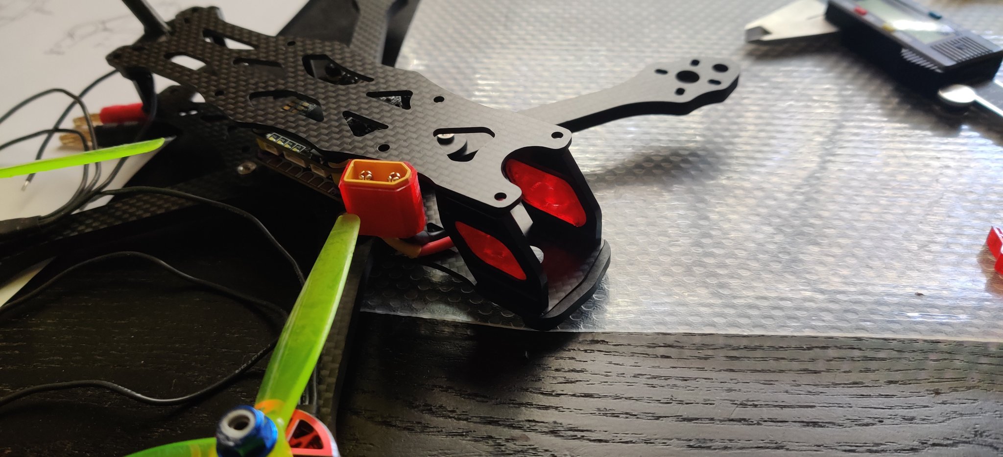 Giá đỡ Hex cho XT60/XT60H từ ImpulseRC Apex EVO