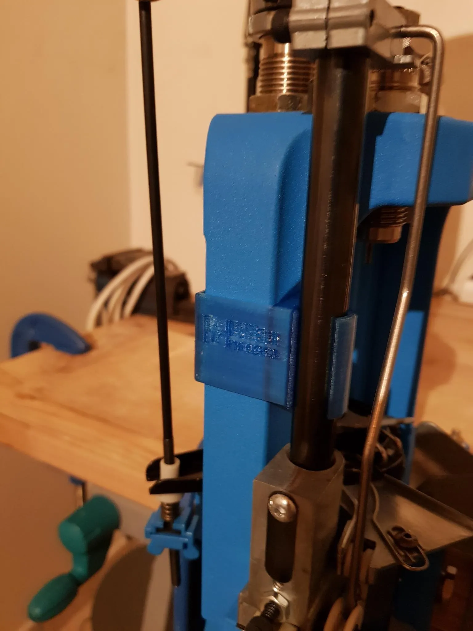 Giá đỡ ổn định cho bộ cấp đạn Dillon 550