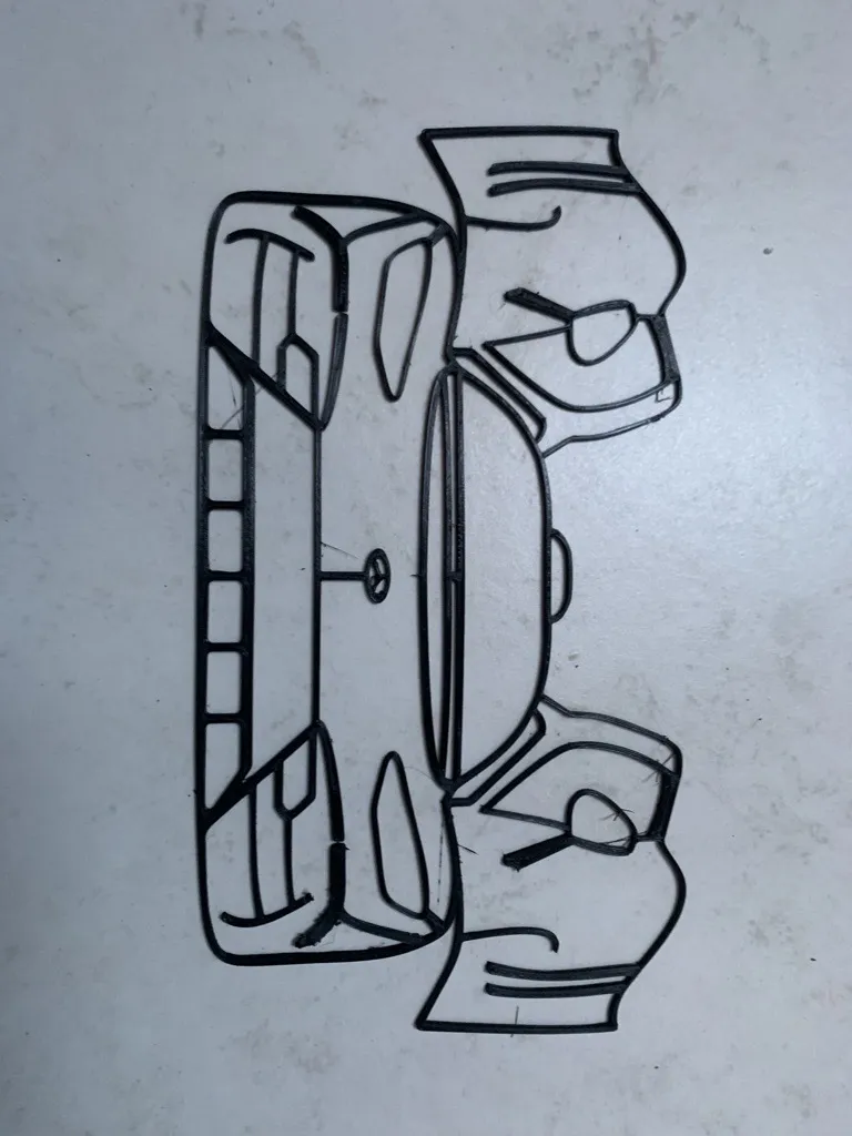 Tranh tường trước xe Mercedes AMG One