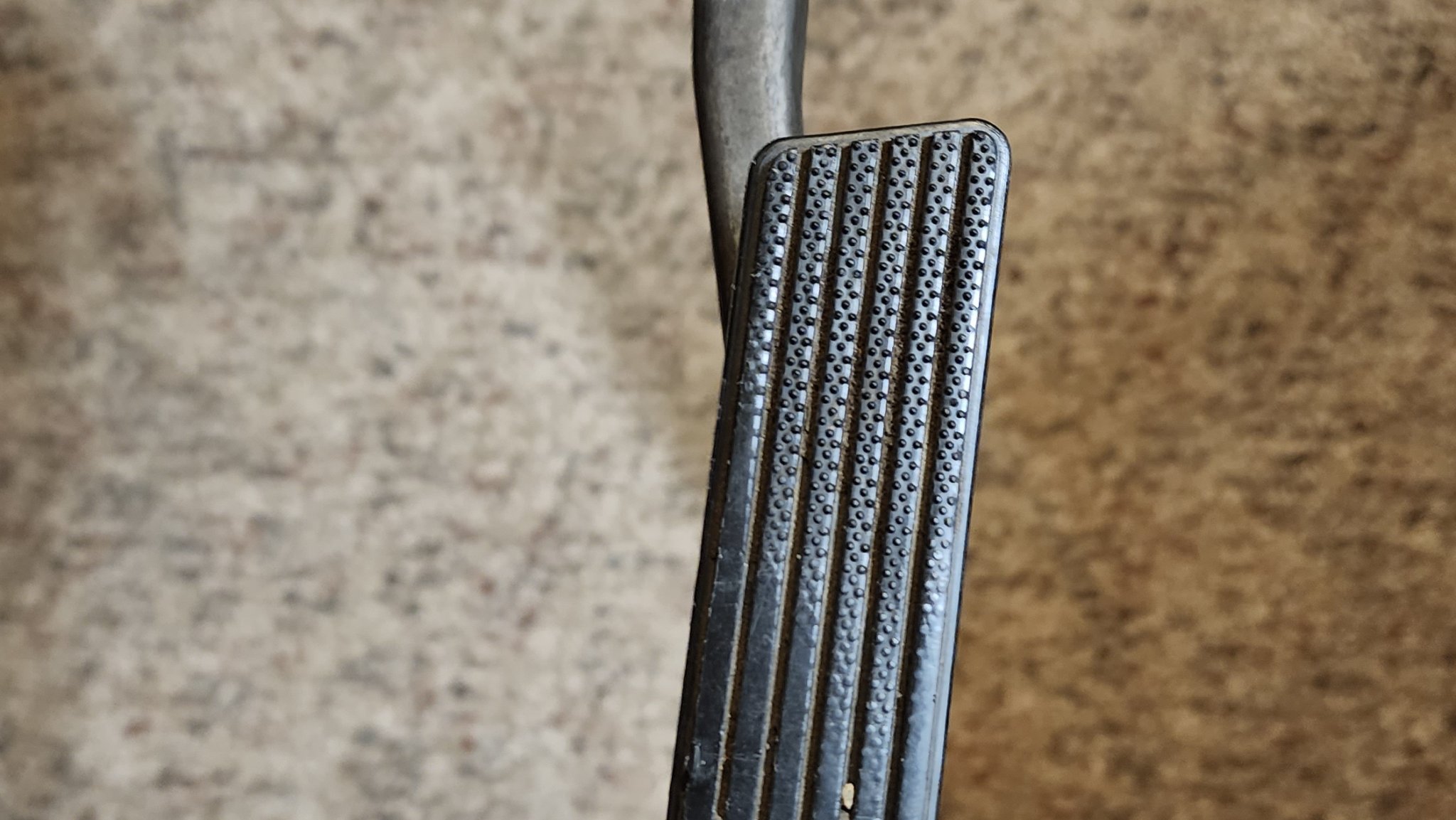 Bệ đạp ga rộng cho xe Ford Pinto