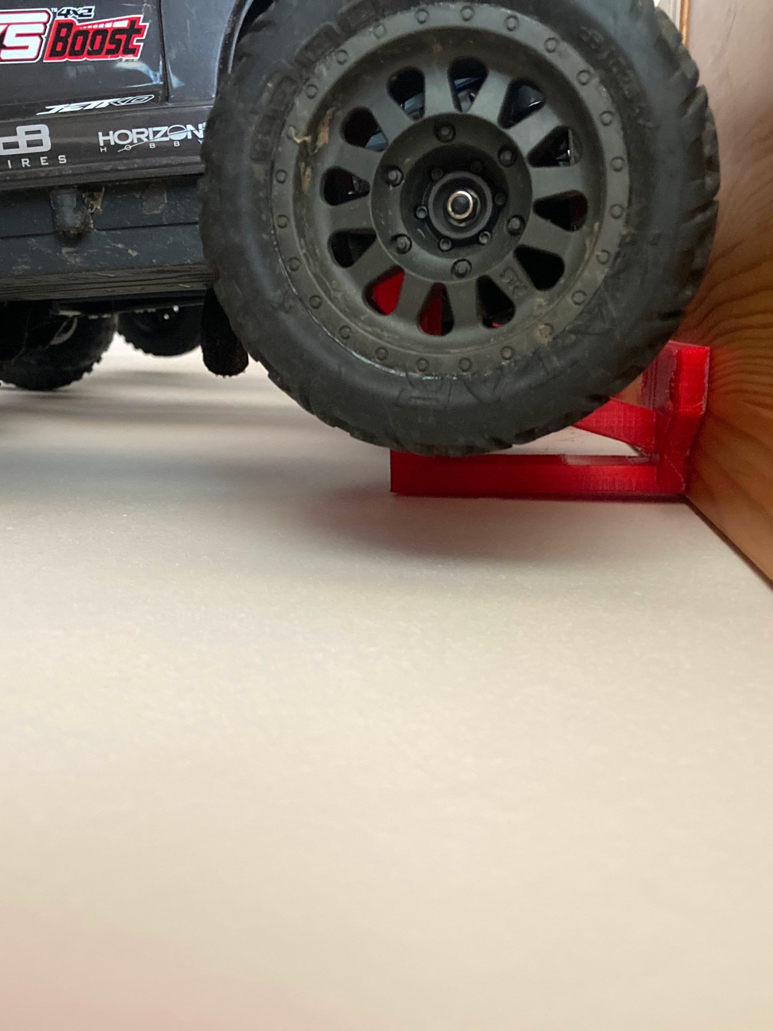 Giá treo ô tô điều khiển từ xa tỉ lệ 1/10 không khoan tường