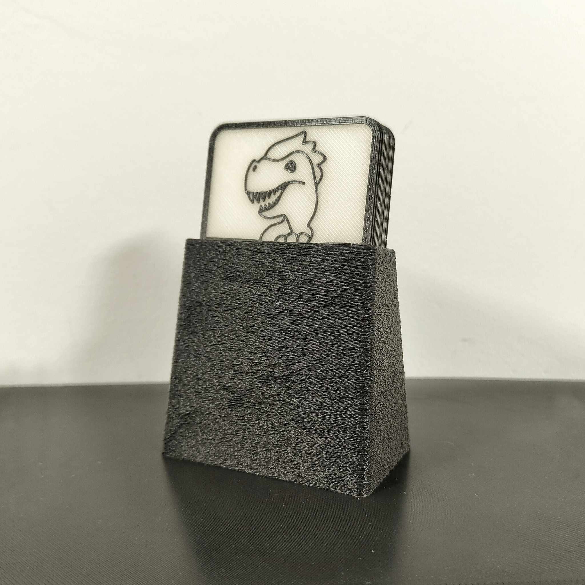 Giá đỡ danh thiếp đơn giản với lớp da nhung