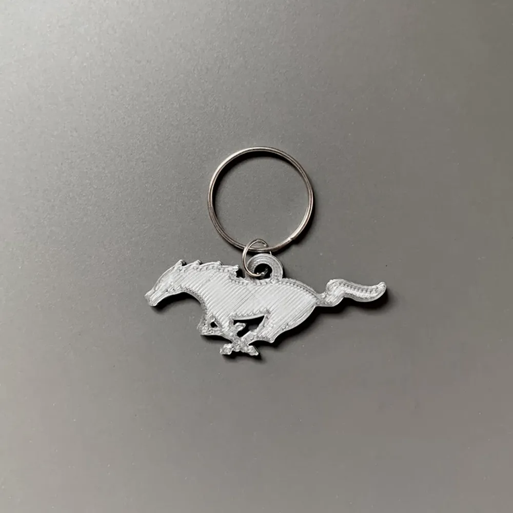 Móc khóa hình xe Mustang in 3D với thiết kế đơn giản