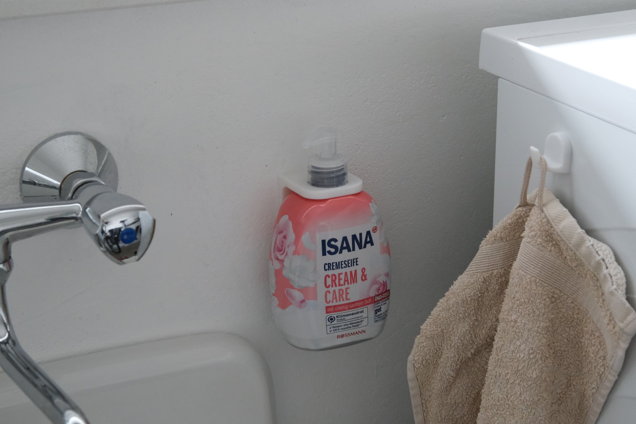 Móc từ tính treo khăn và đồ vật khác