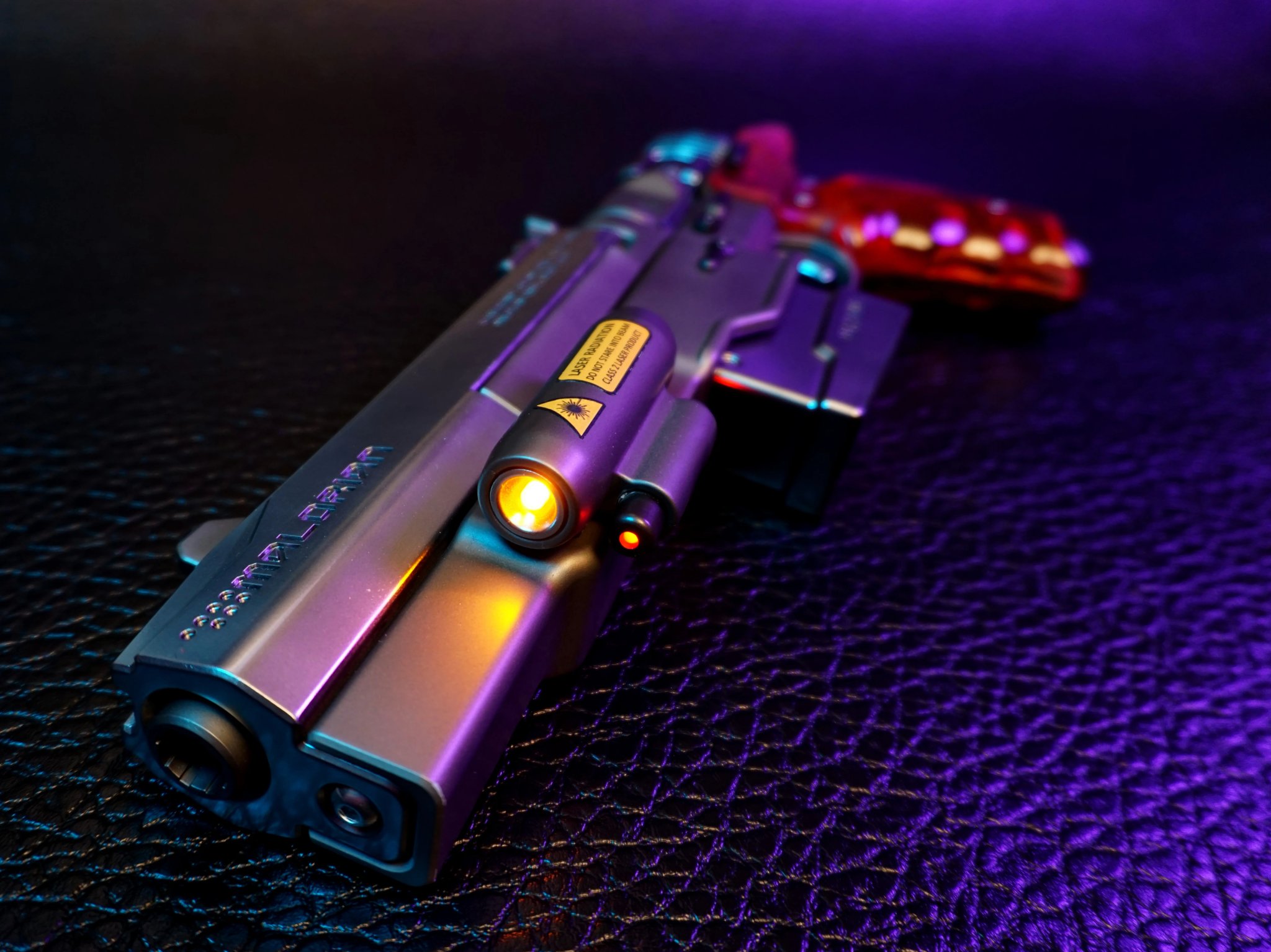 Súng Malorian 3516 của Johnny Silverhand từ Cyberpunk 2077