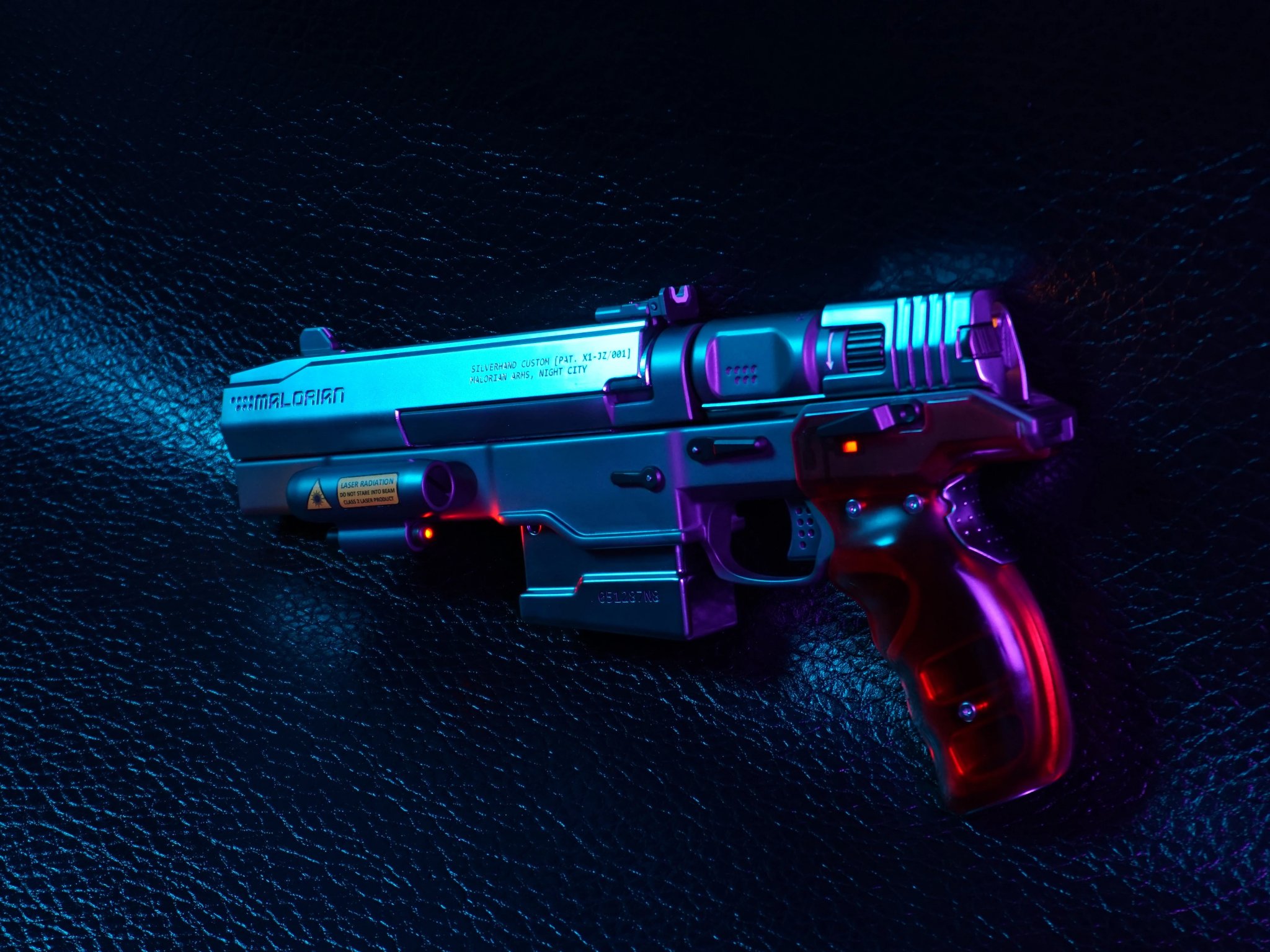 Súng Malorian 3516 của Johnny Silverhand từ Cyberpunk 2077