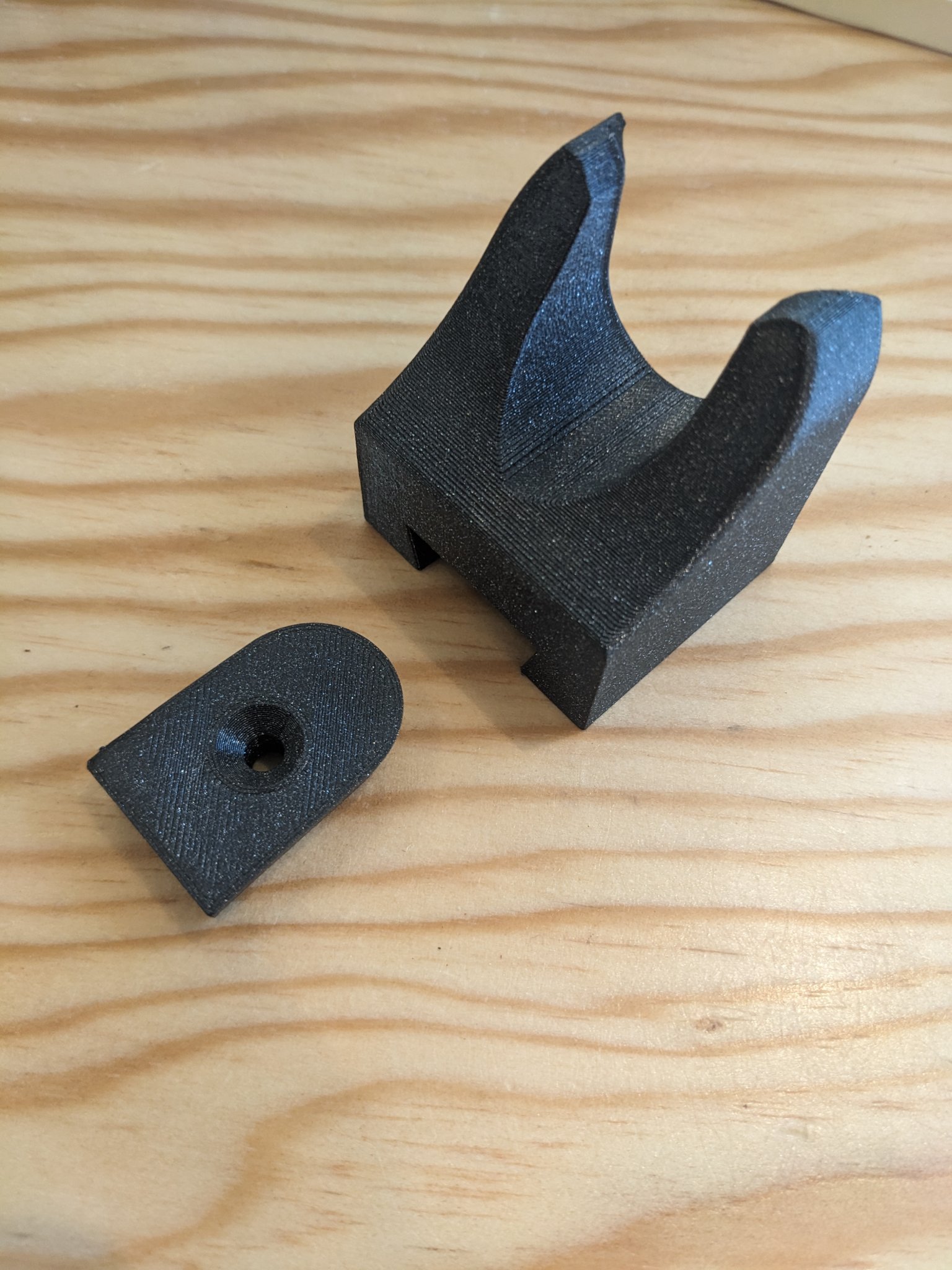 Giá đỡ gậy bóng mềm dễ lắp đặt trên tường