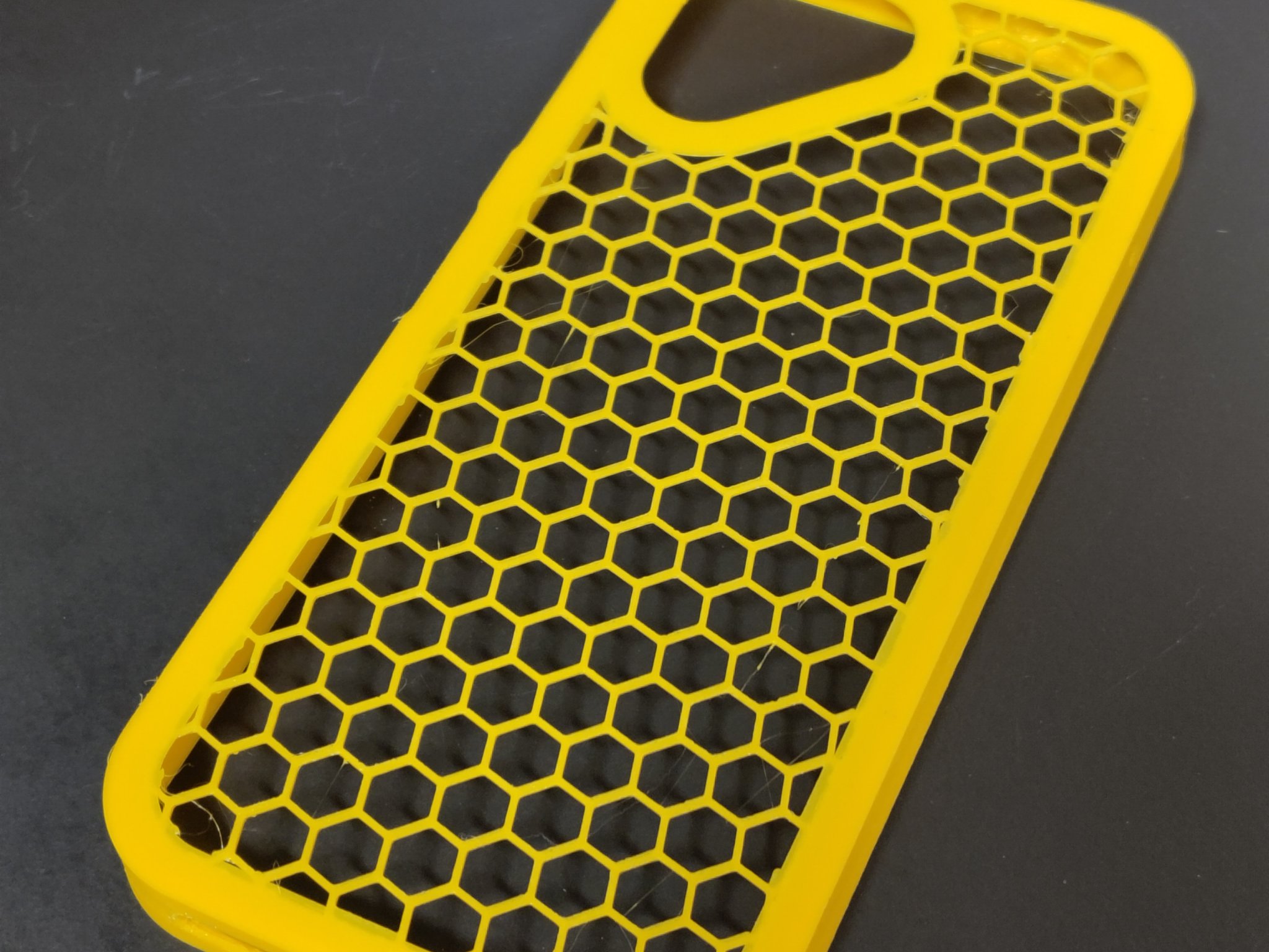 Vỏ bảo vệ cho Fairphone 5 với thiết kế cắt thẻ