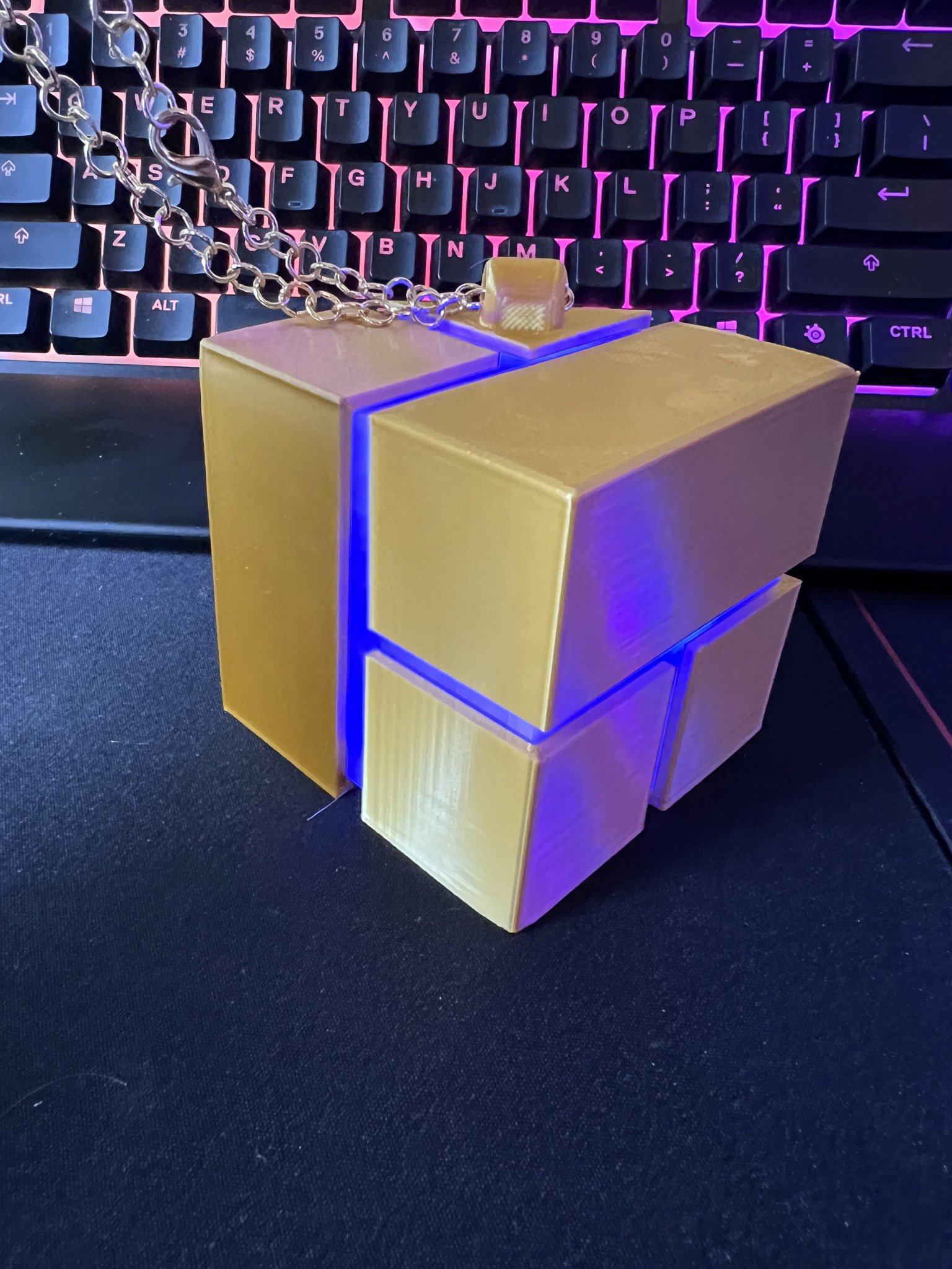 Hạt ngọc hình khối của Henya The Genius