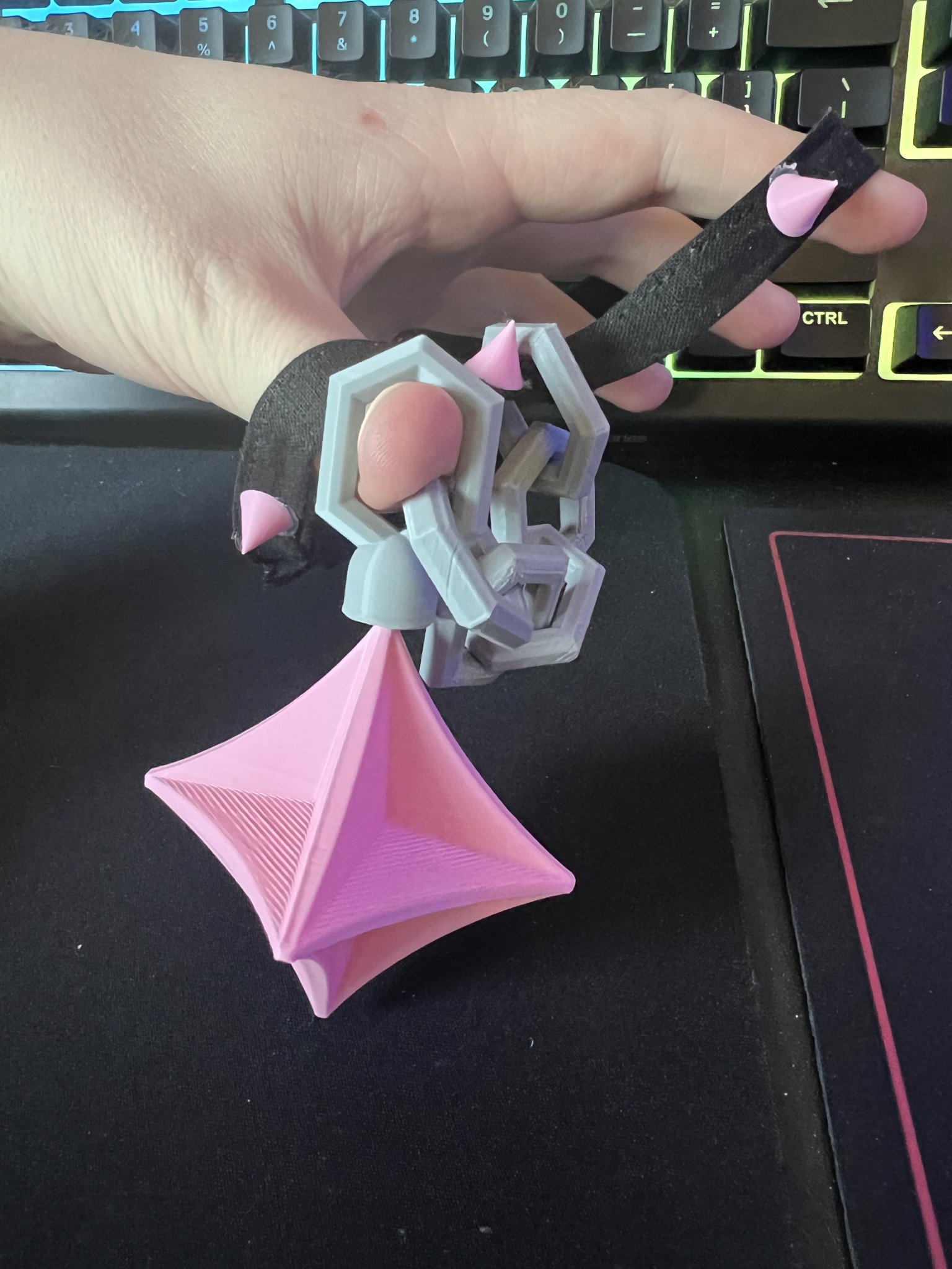 Dây chuyền choker của cặp đôi Fuwamoco