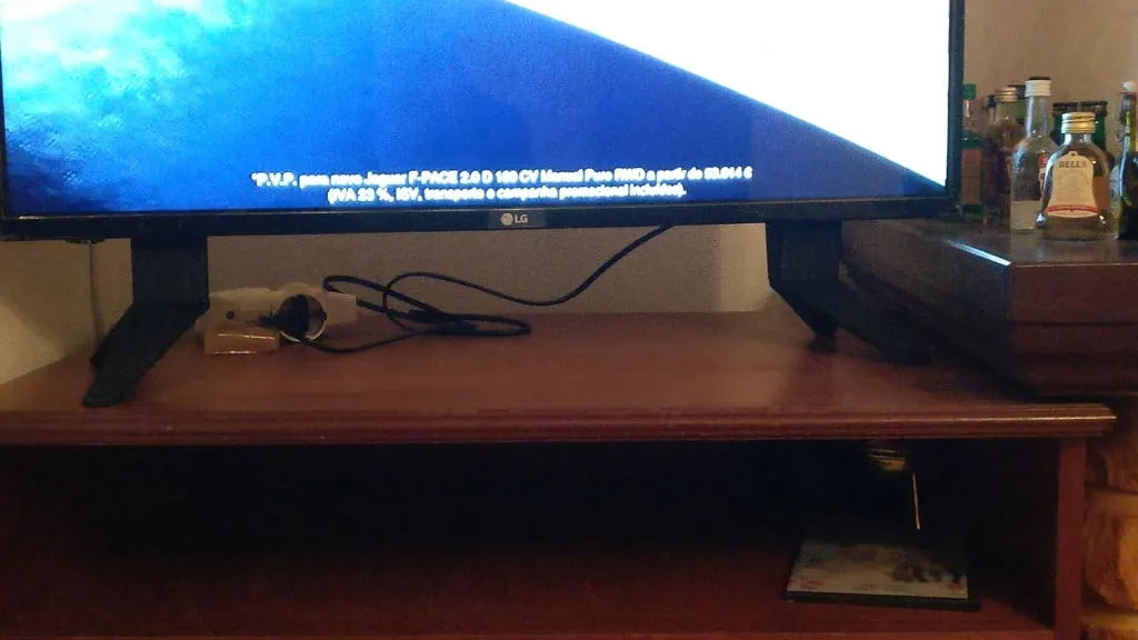 Giá đứng điều chỉnh cho TV LG LCD 40 inch