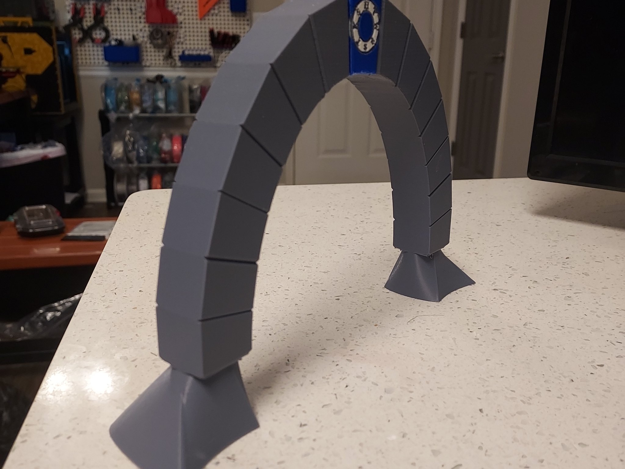 Cổng vòm Hoàng gia Masonic với keystone có thể tháo rời