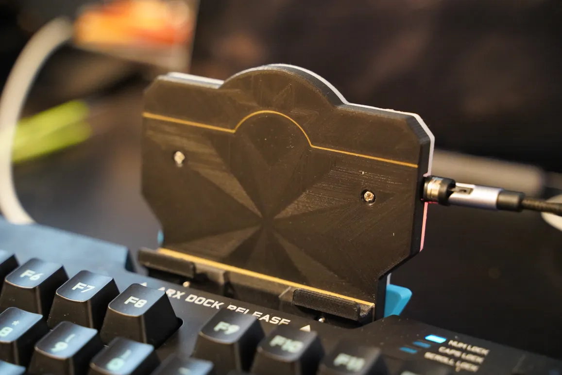 Sạc Qi cho bàn phím Logitech G910