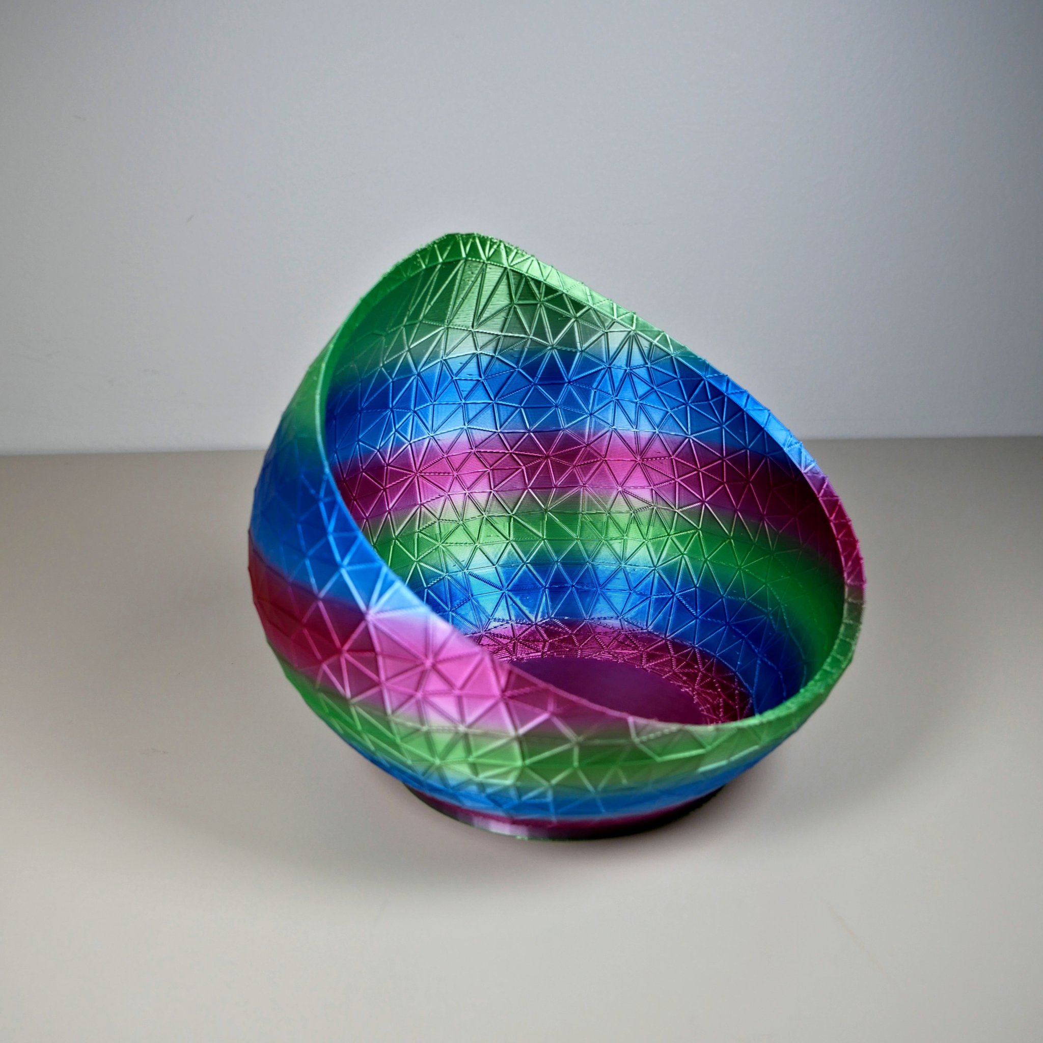 Bát kẹo lớn trang trí Halloween với thiết kế mạng nhện